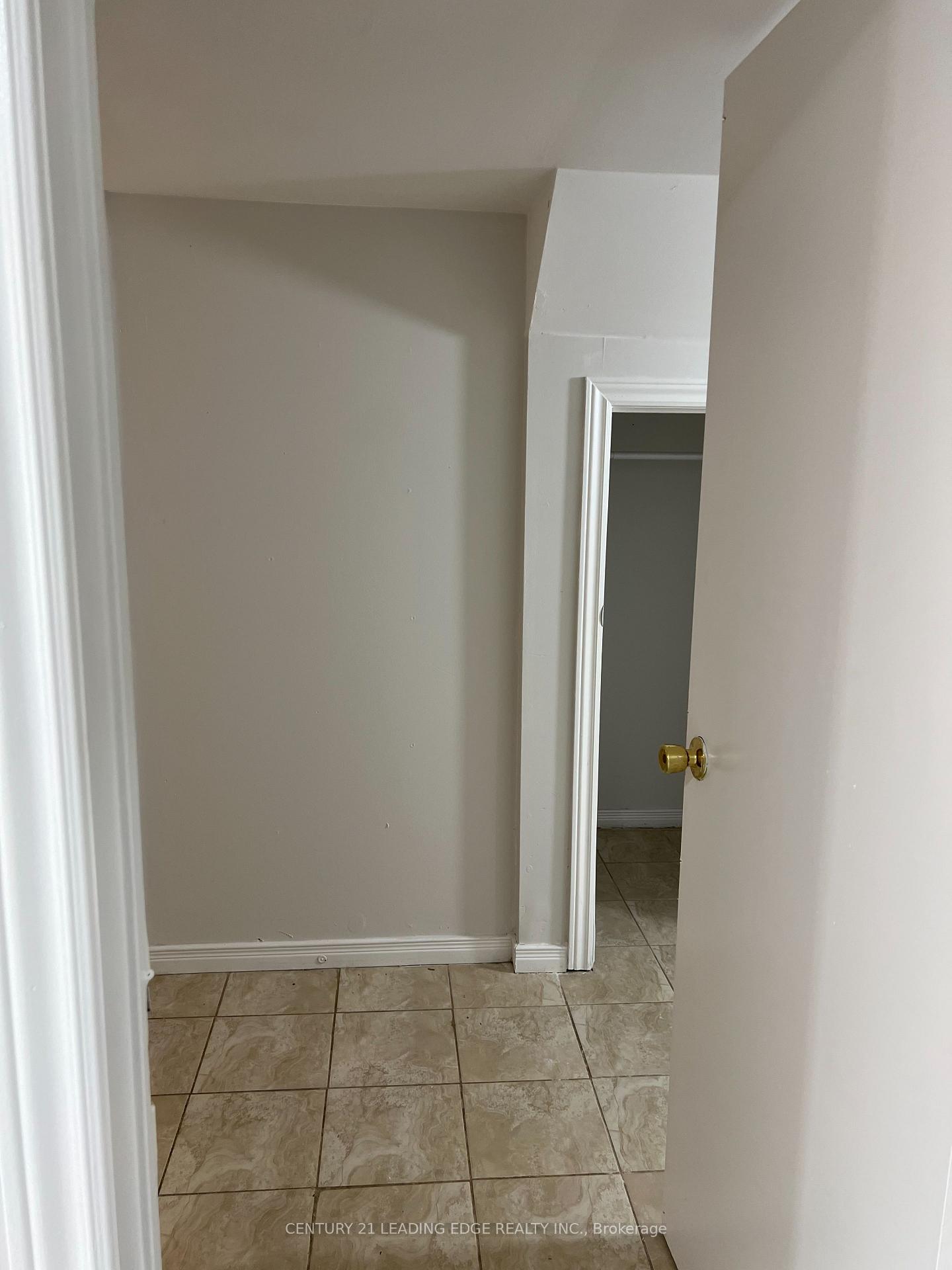 Photo 37 of Unit Basement, 10 Pine Bough Manor, Richmond Hill, Devonsleigh — HOMEH