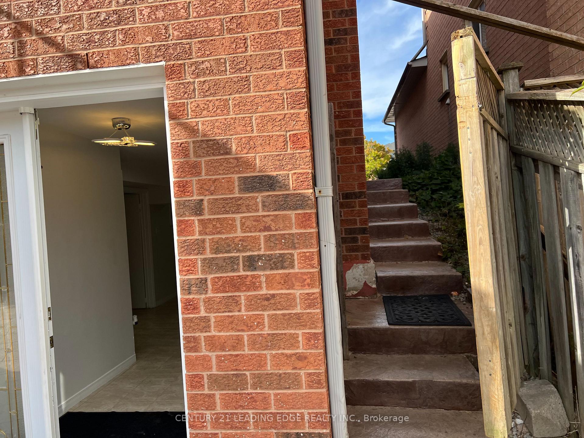 Photo 46 of Unit Basement, 10 Pine Bough Manor, Richmond Hill, Devonsleigh — HOMEH