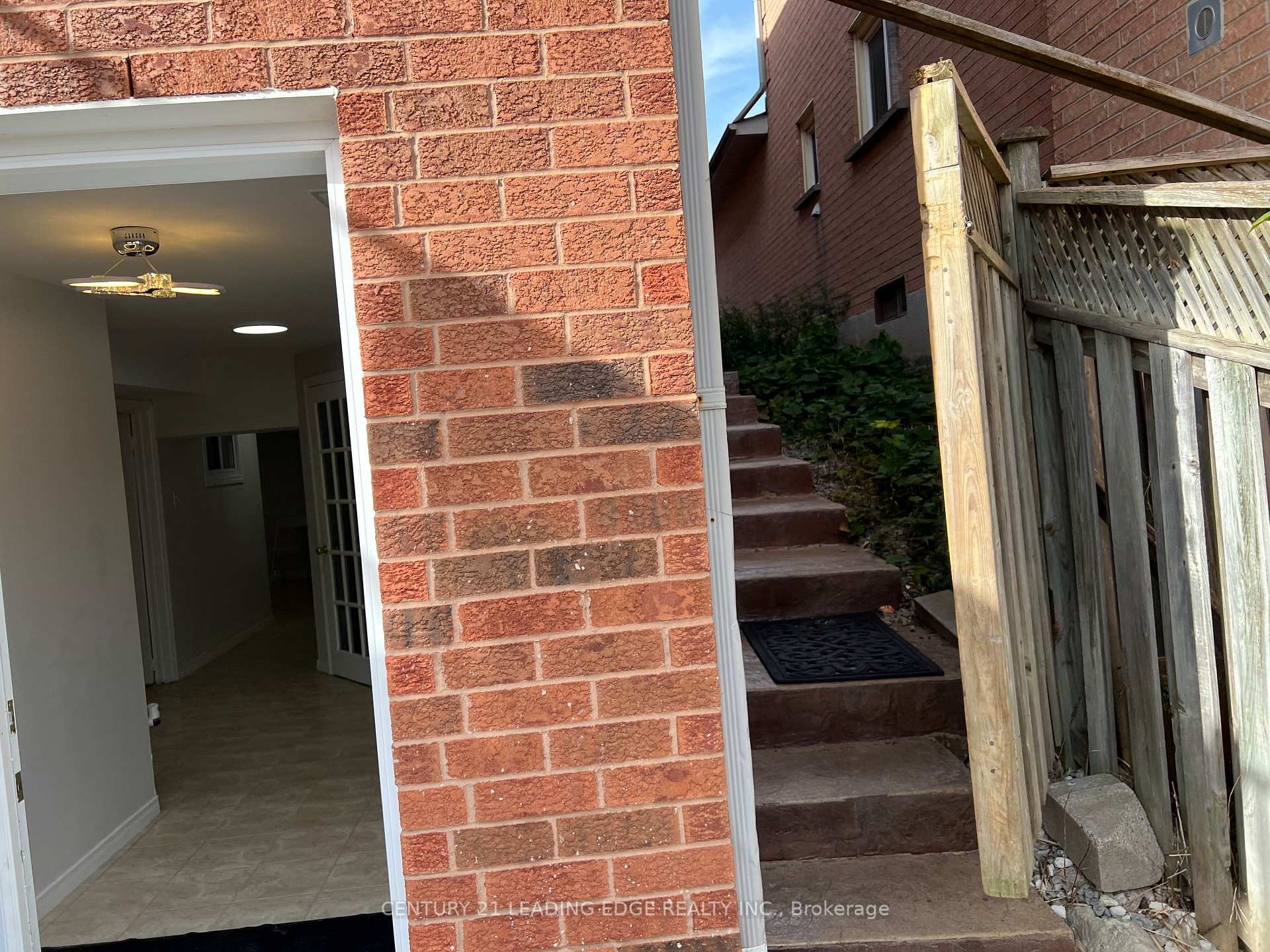 Photo 47 of Unit Basement, 10 Pine Bough Manor, Richmond Hill, Devonsleigh — HOMEH