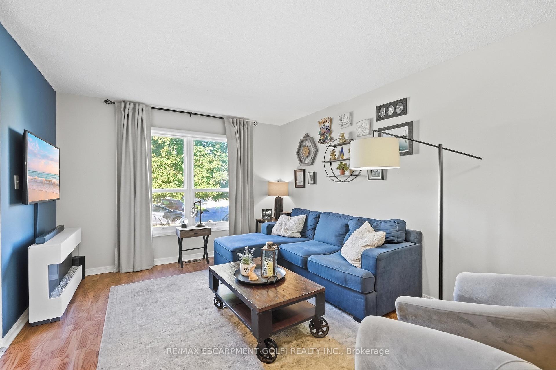 Photo 6 of 23 Autumn Place, St. Catharines, Secord Woods — HOMEH
