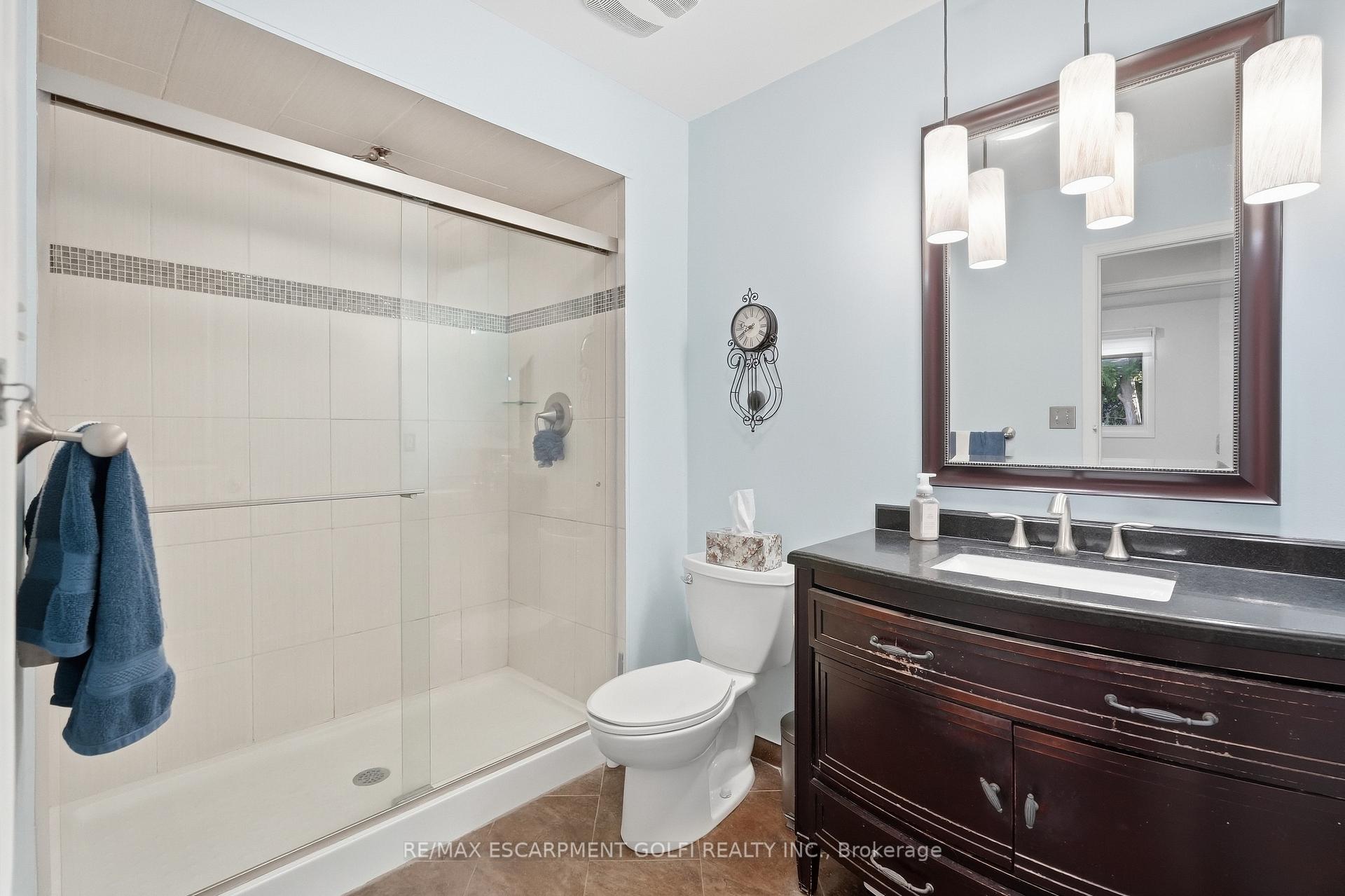 Photo 18 of 23 Autumn Place, St. Catharines, Secord Woods — HOMEH