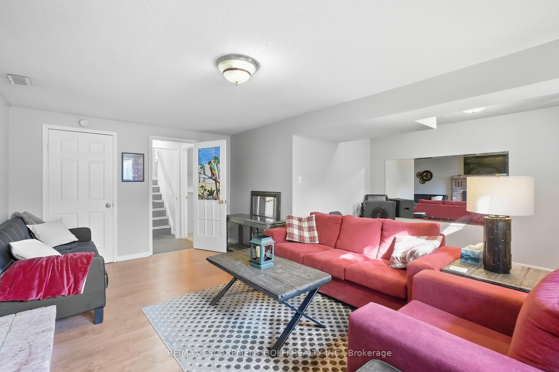 Photo 20 of 23 Autumn Place, St. Catharines, Secord Woods — HOMEH