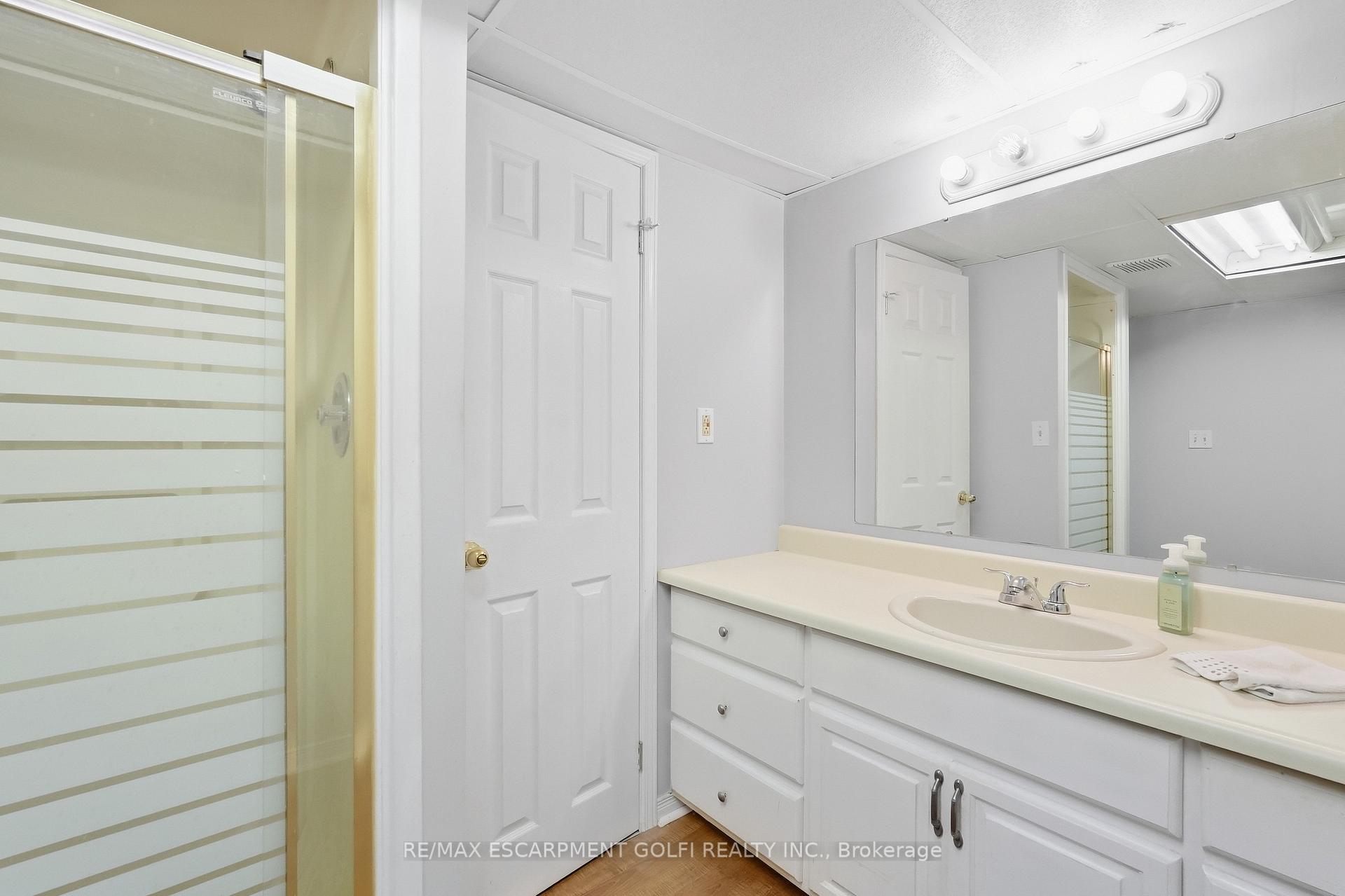 Photo 22 of 23 Autumn Place, St. Catharines, Secord Woods — HOMEH