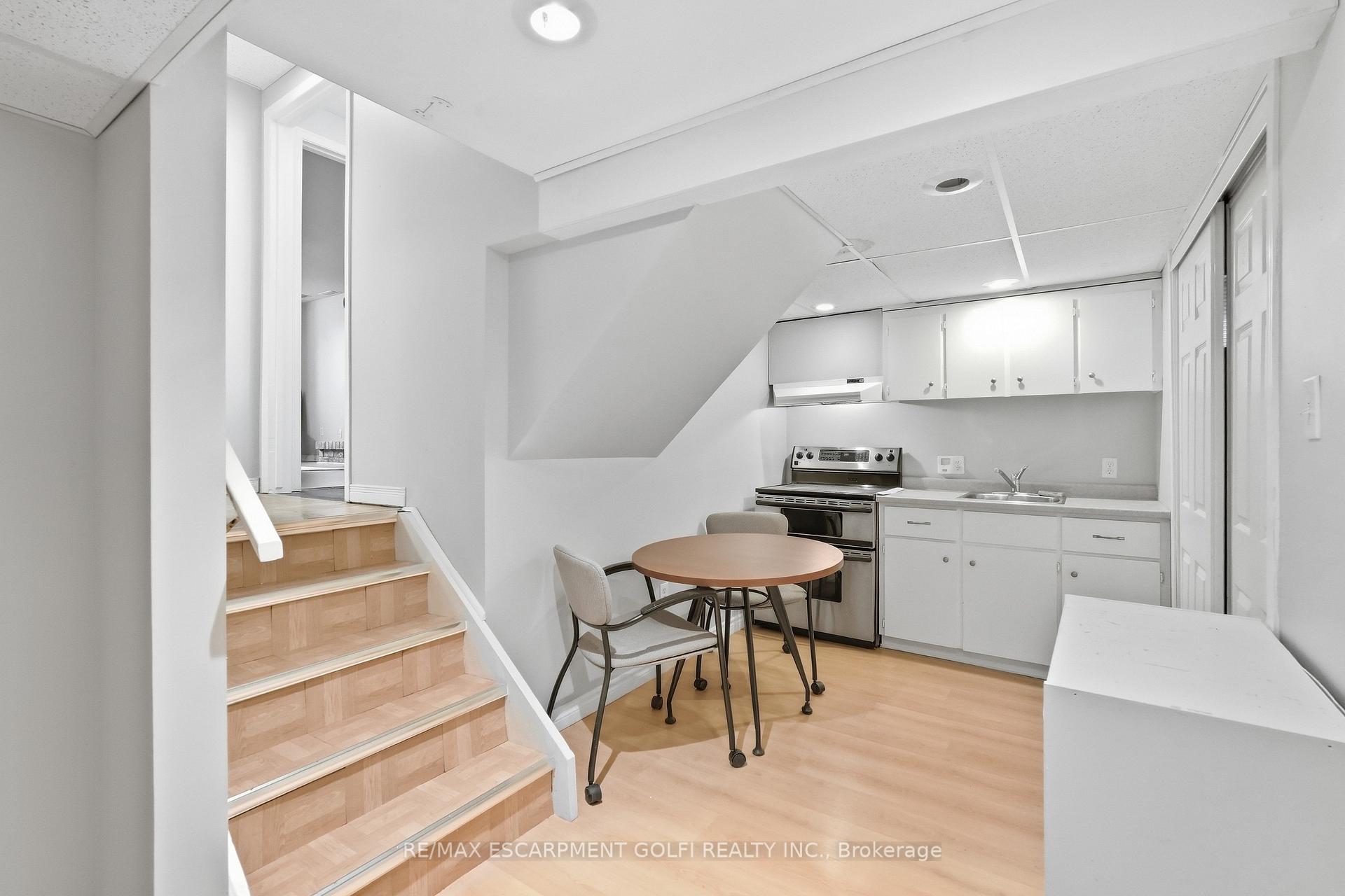 Photo 23 of 23 Autumn Place, St. Catharines, Secord Woods — HOMEH