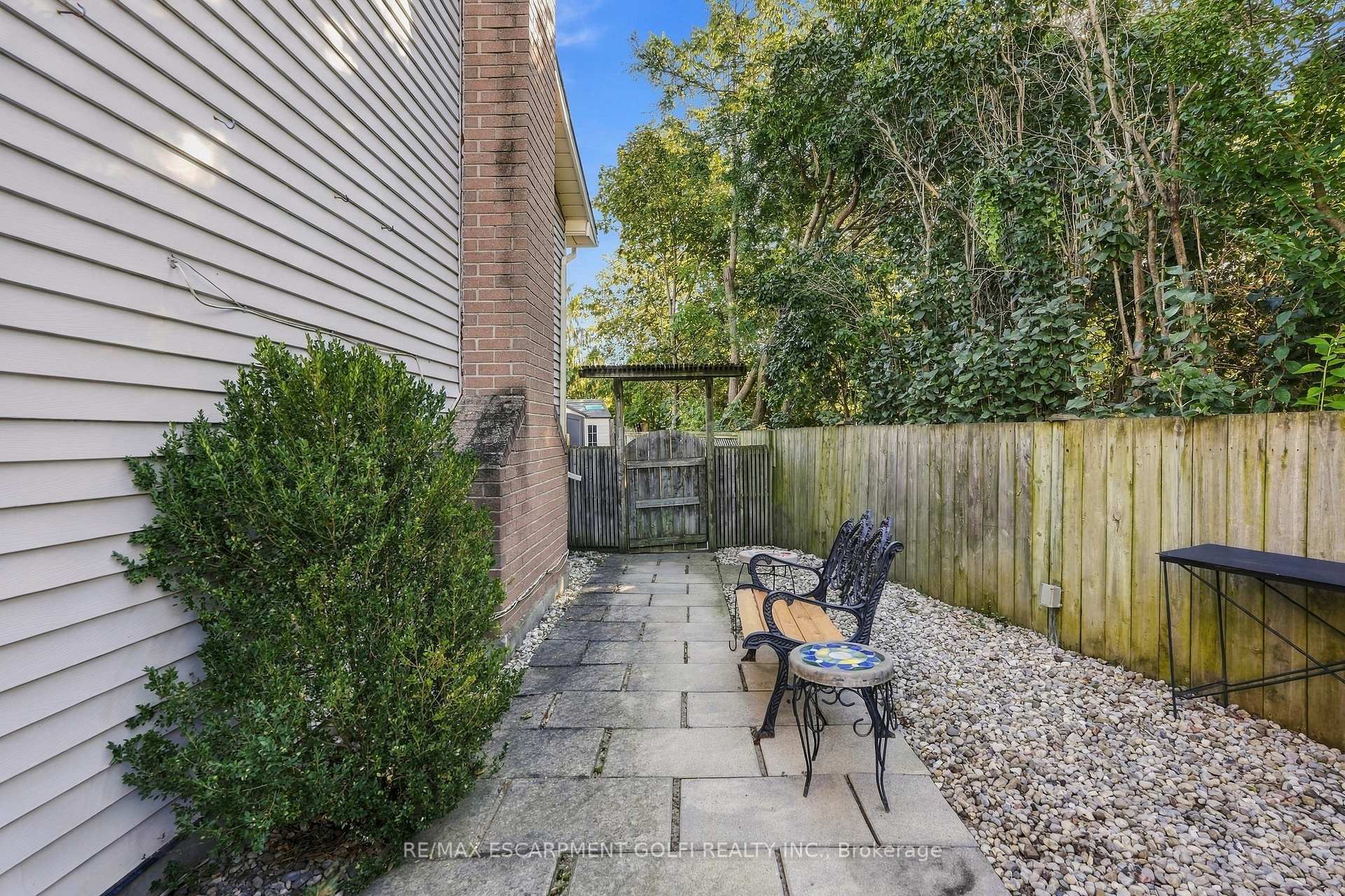 Photo 27 of 23 Autumn Place, St. Catharines, Secord Woods — HOMEH