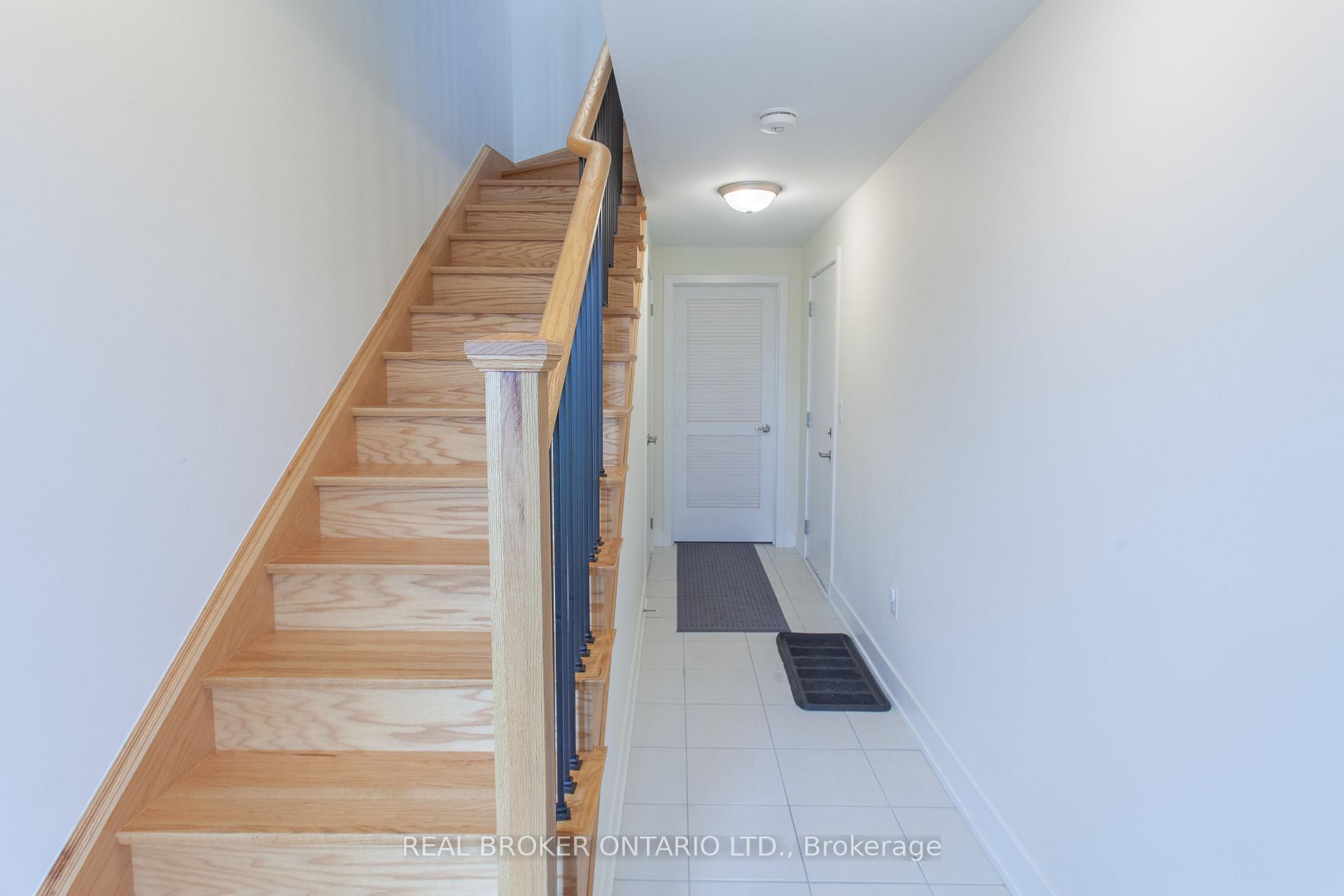 Photo 4 of 11 Mariners Pier Way, Orillia — HOMEH
