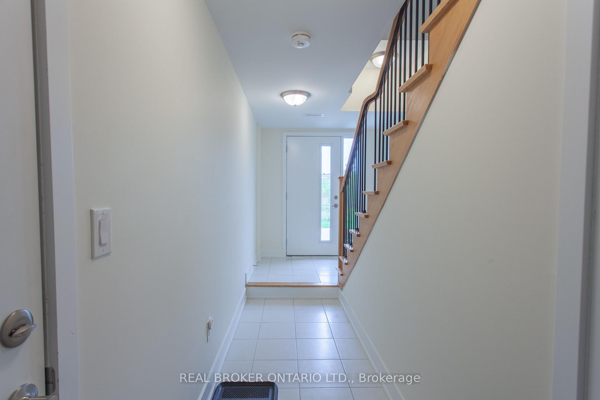 Photo 5 of 11 Mariners Pier Way, Orillia — HOMEH