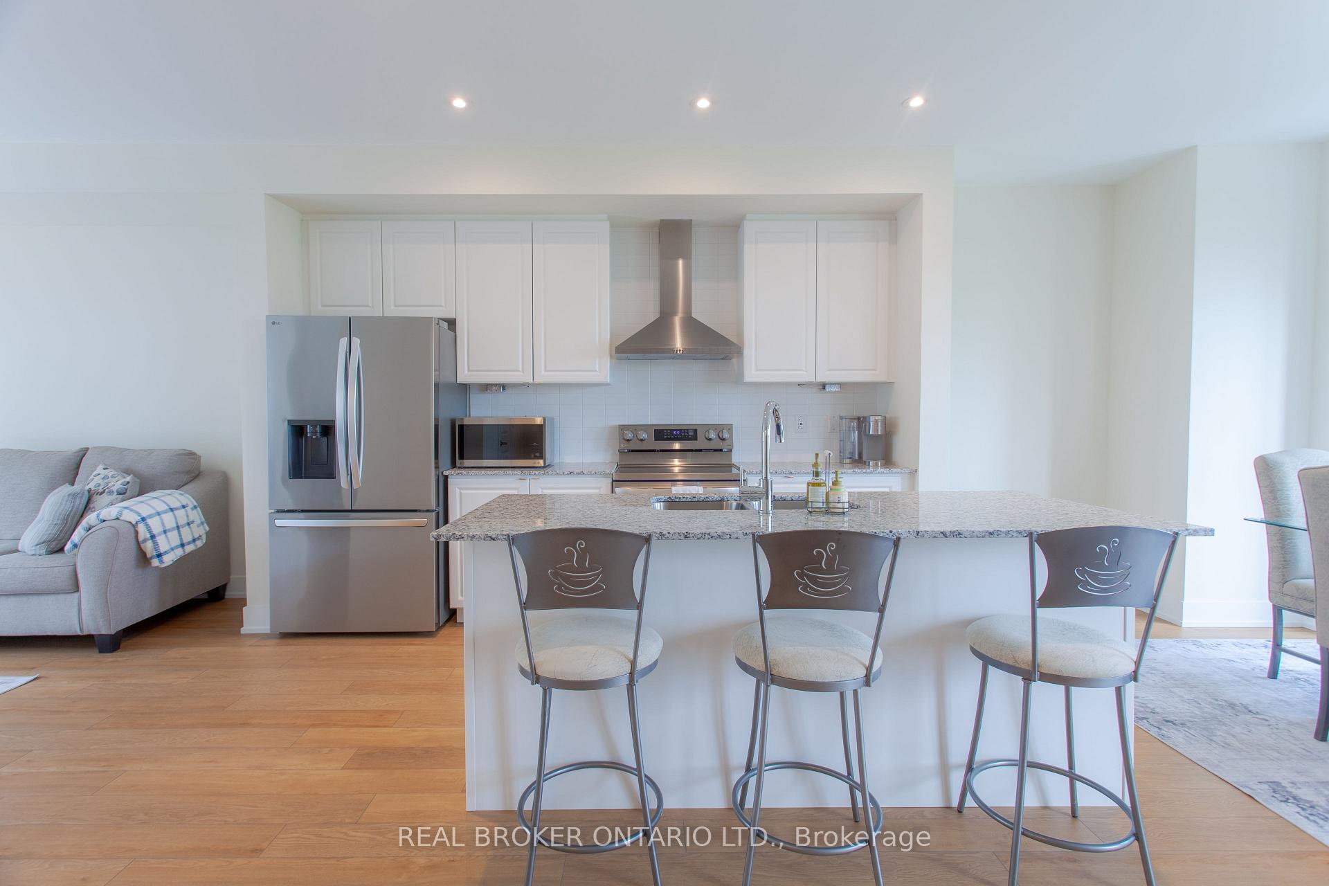 Photo 6 of 11 Mariners Pier Way, Orillia — HOMEH