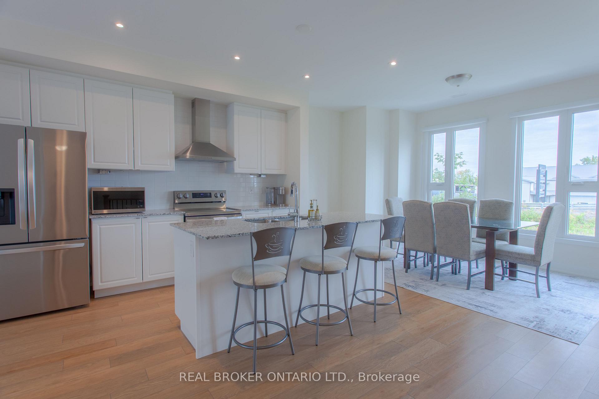 Photo 7 of 11 Mariners Pier Way, Orillia — HOMEH