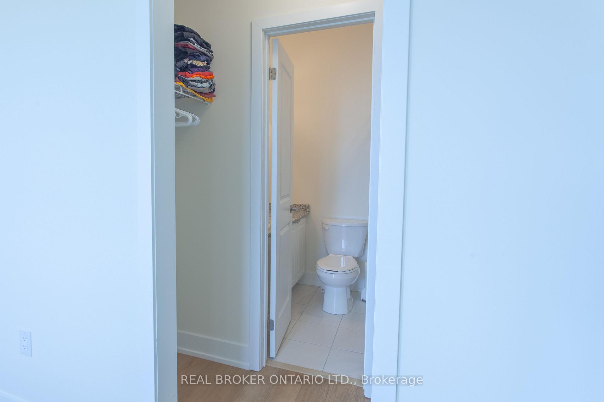 Photo 17 of 11 Mariners Pier Way, Orillia — HOMEH
