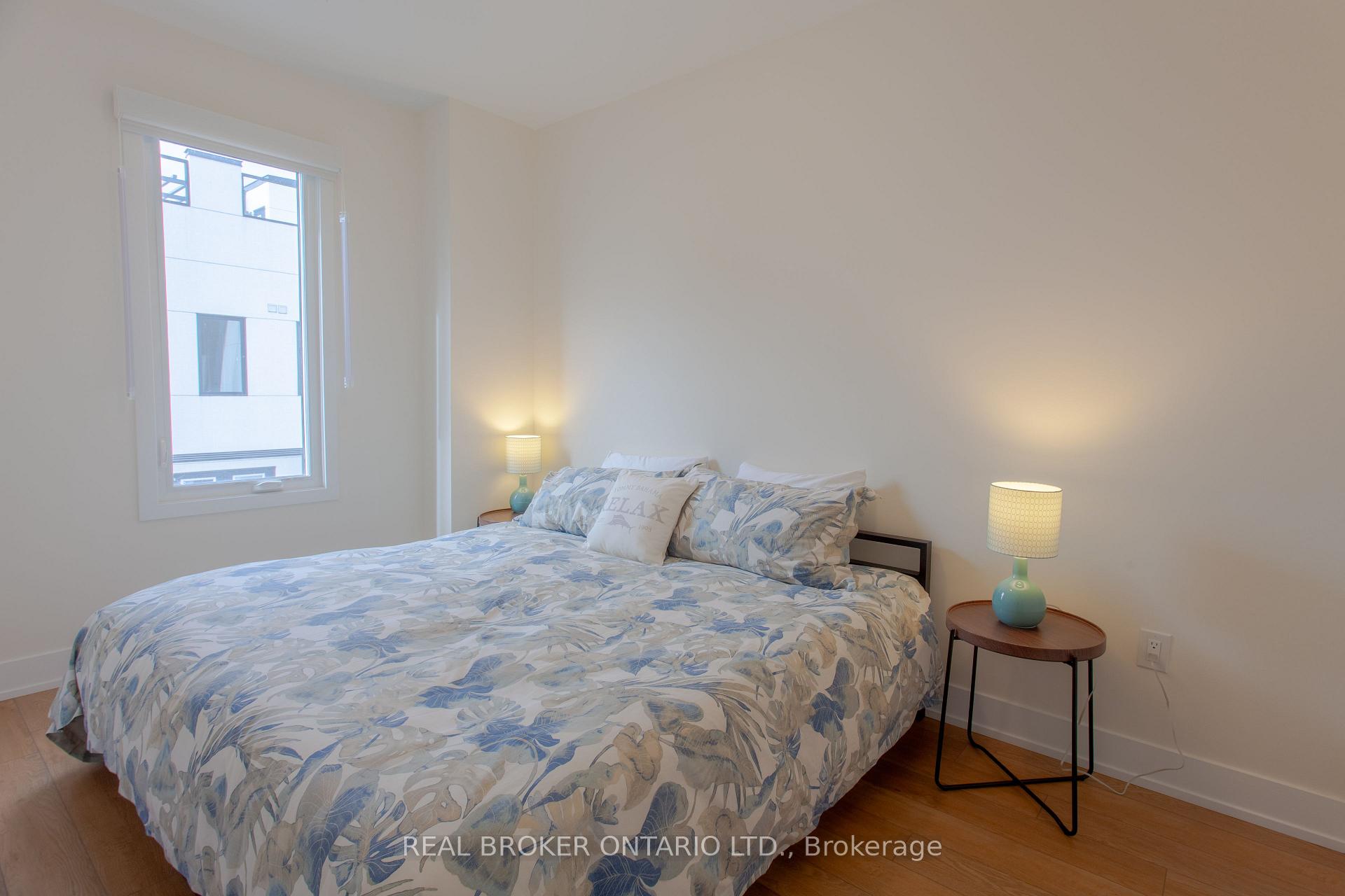Photo 21 of 11 Mariners Pier Way, Orillia — HOMEH