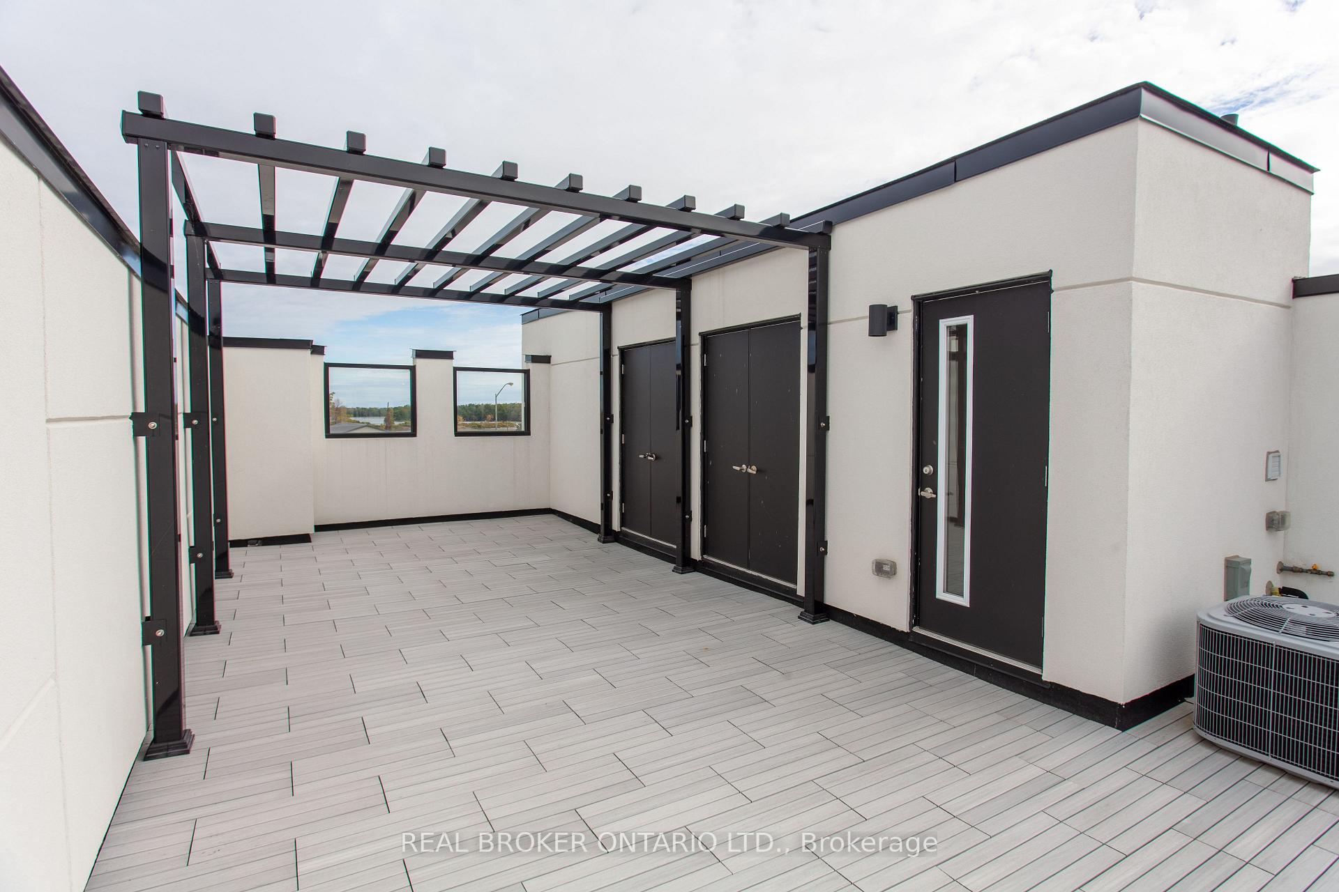 Photo 27 of 11 Mariners Pier Way, Orillia — HOMEH