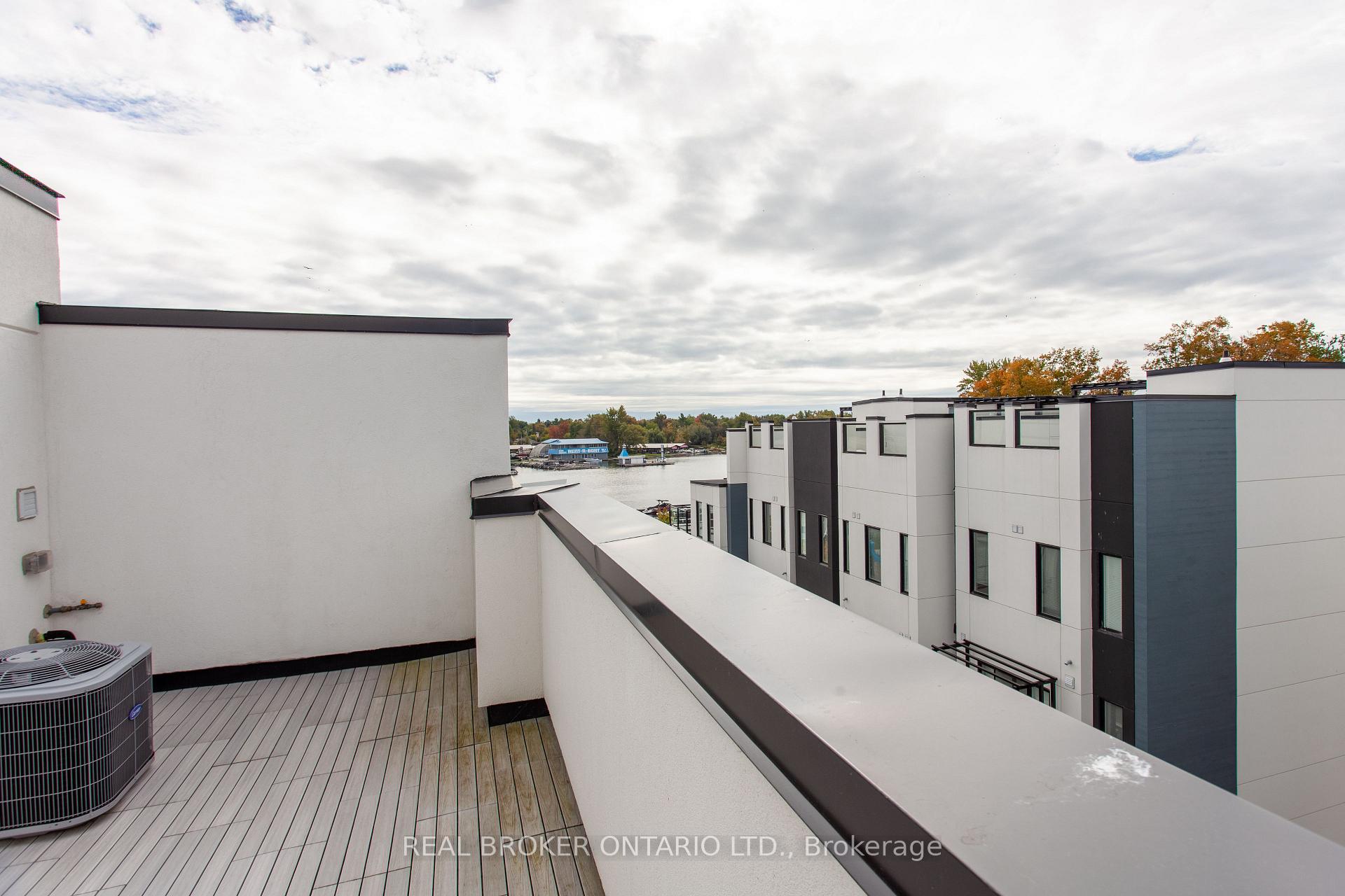 Photo 29 of 11 Mariners Pier Way, Orillia — HOMEH