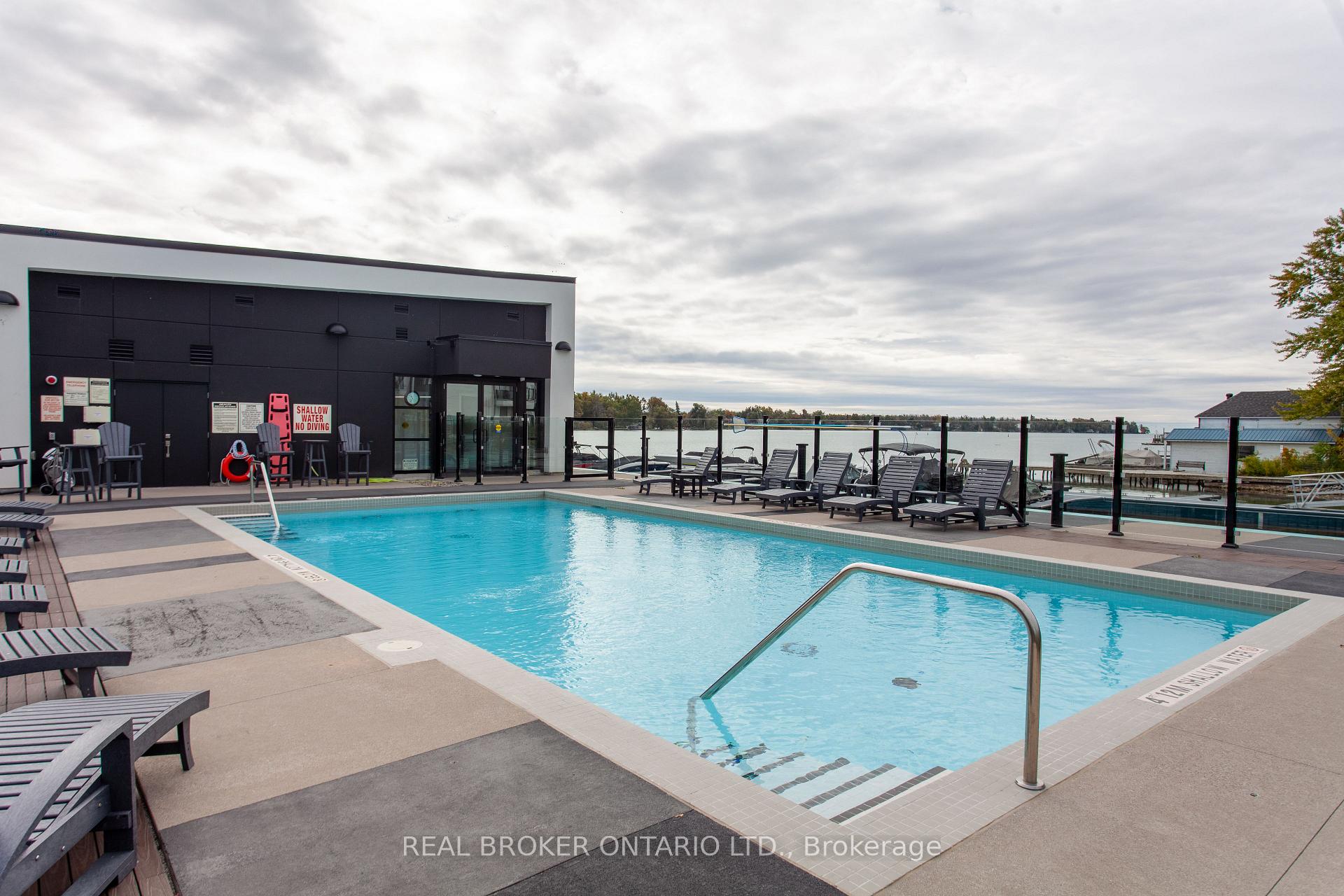 Photo 33 of 11 Mariners Pier Way, Orillia — HOMEH