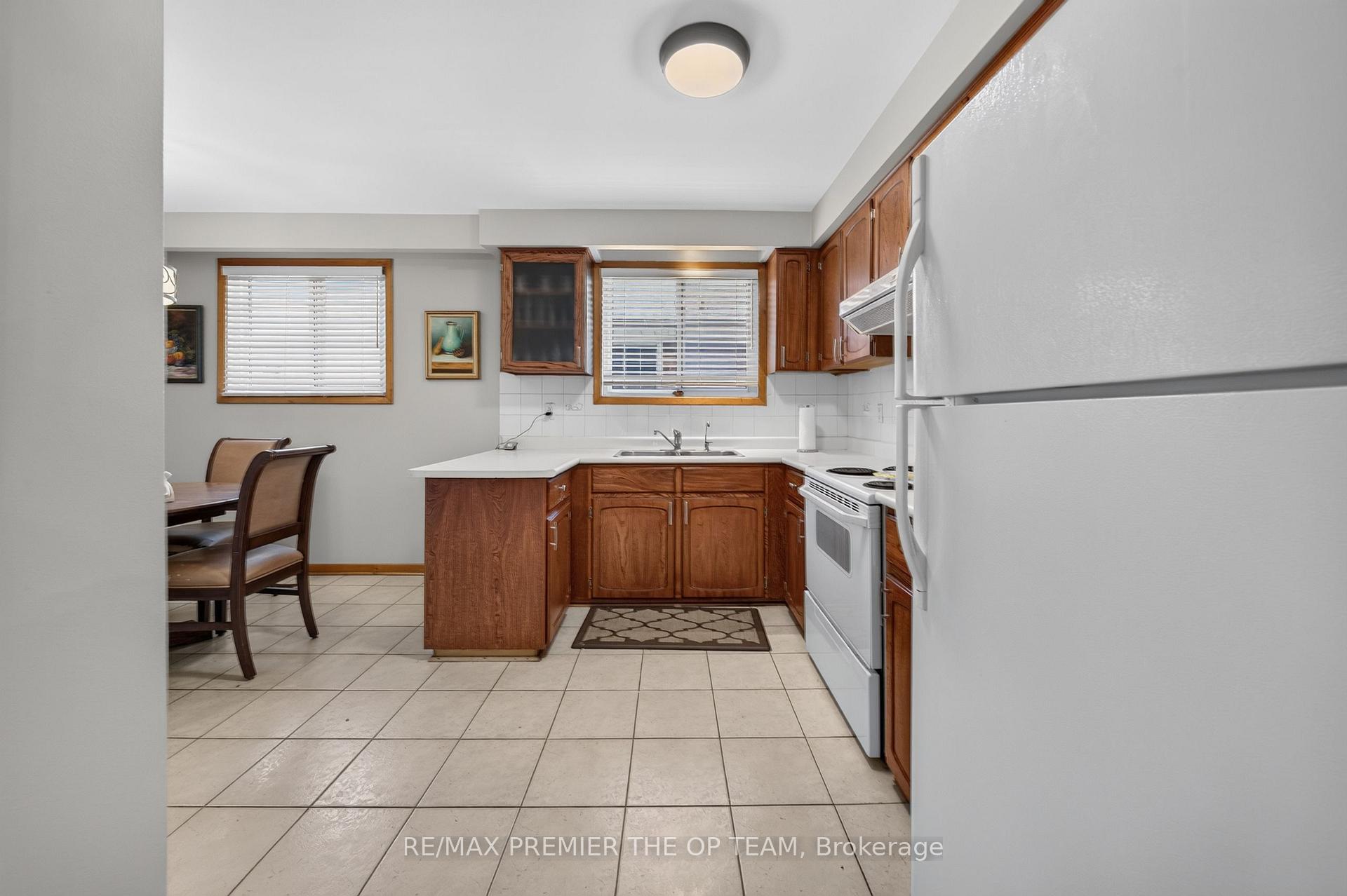 Photo 11 of 97 Firgrove Crescent, North York, Glenfield-Jane Heights — HOMEH