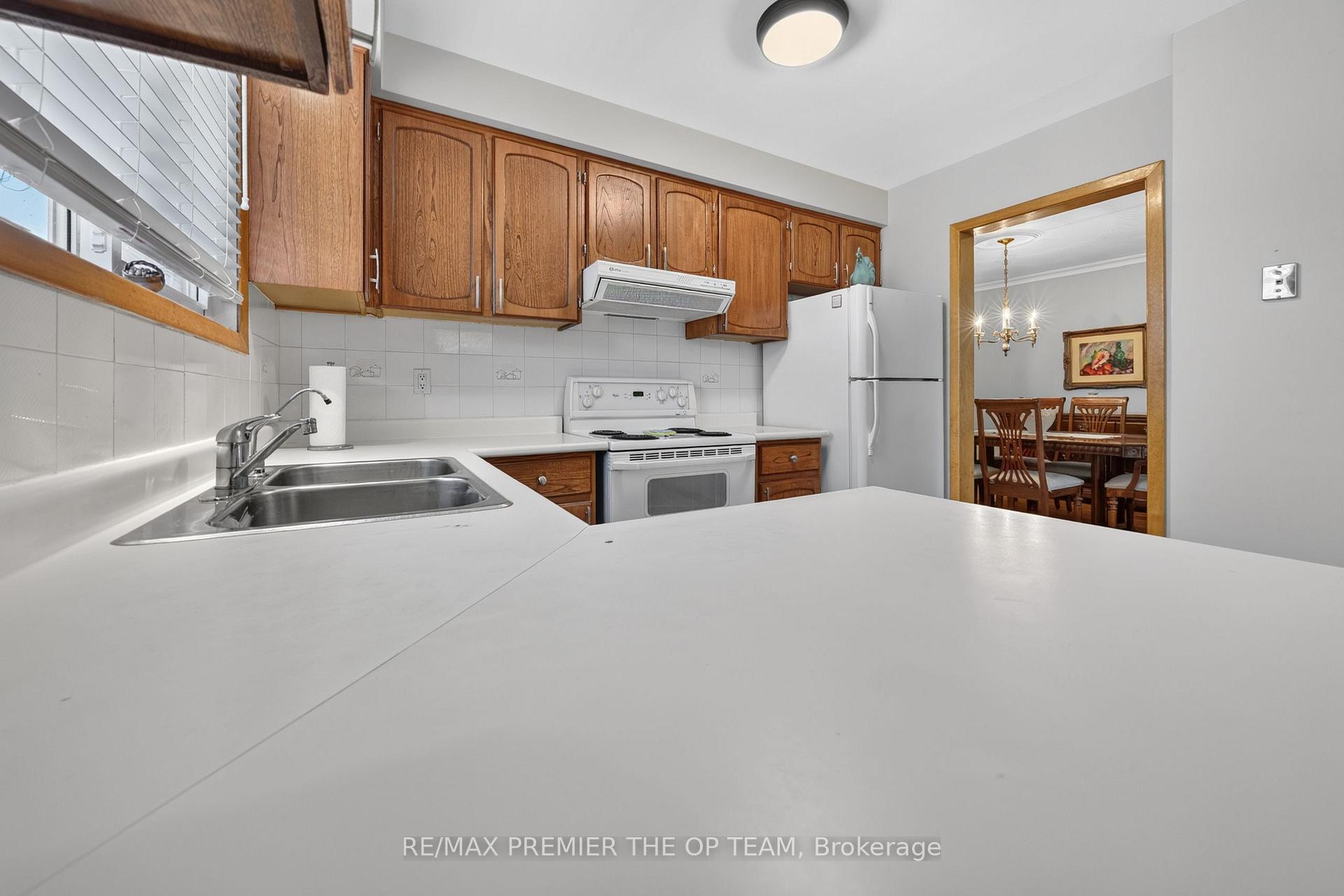 Photo 14 of 97 Firgrove Crescent, North York, Glenfield-Jane Heights — HOMEH