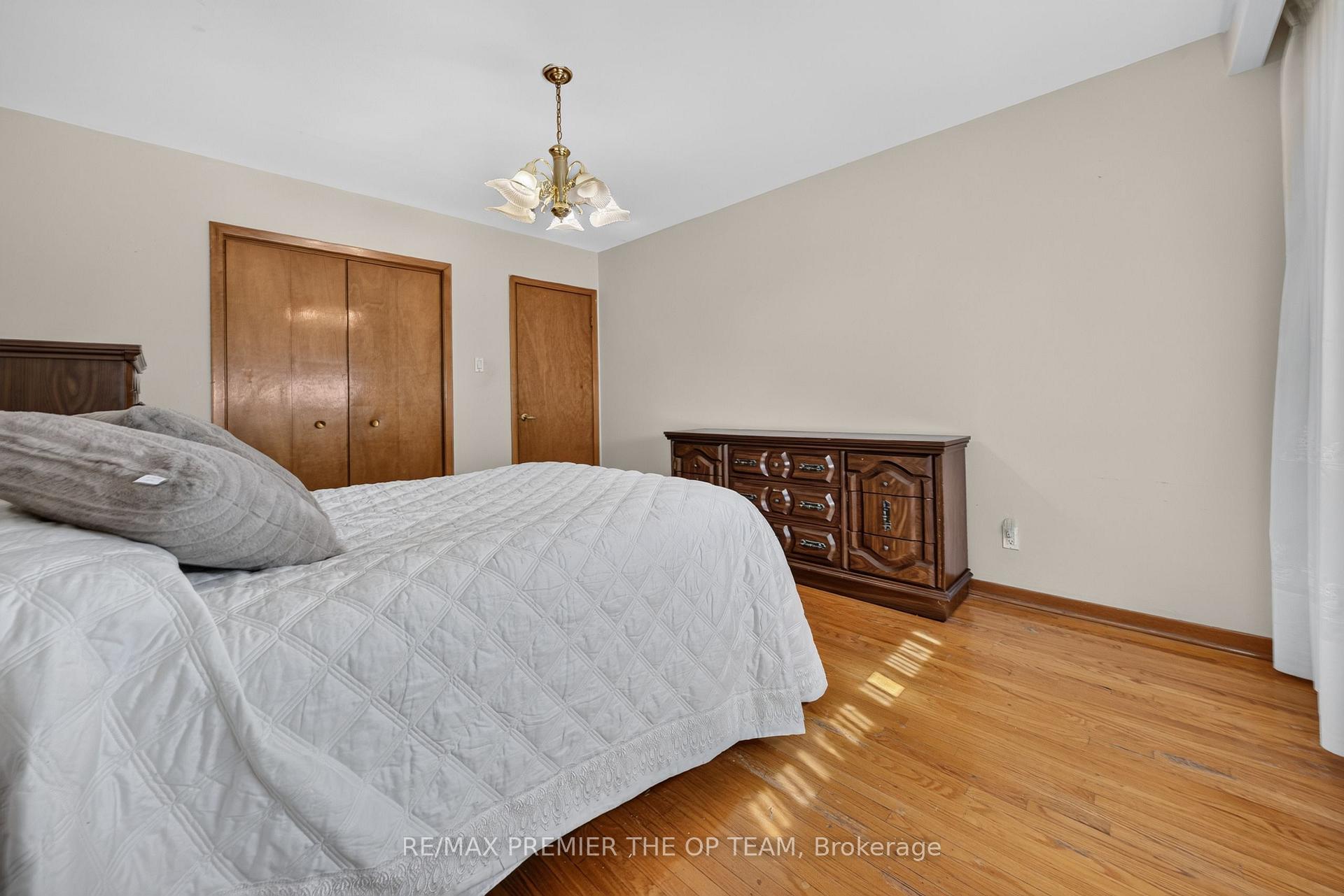 Photo 21 of 97 Firgrove Crescent, North York, Glenfield-Jane Heights — HOMEH