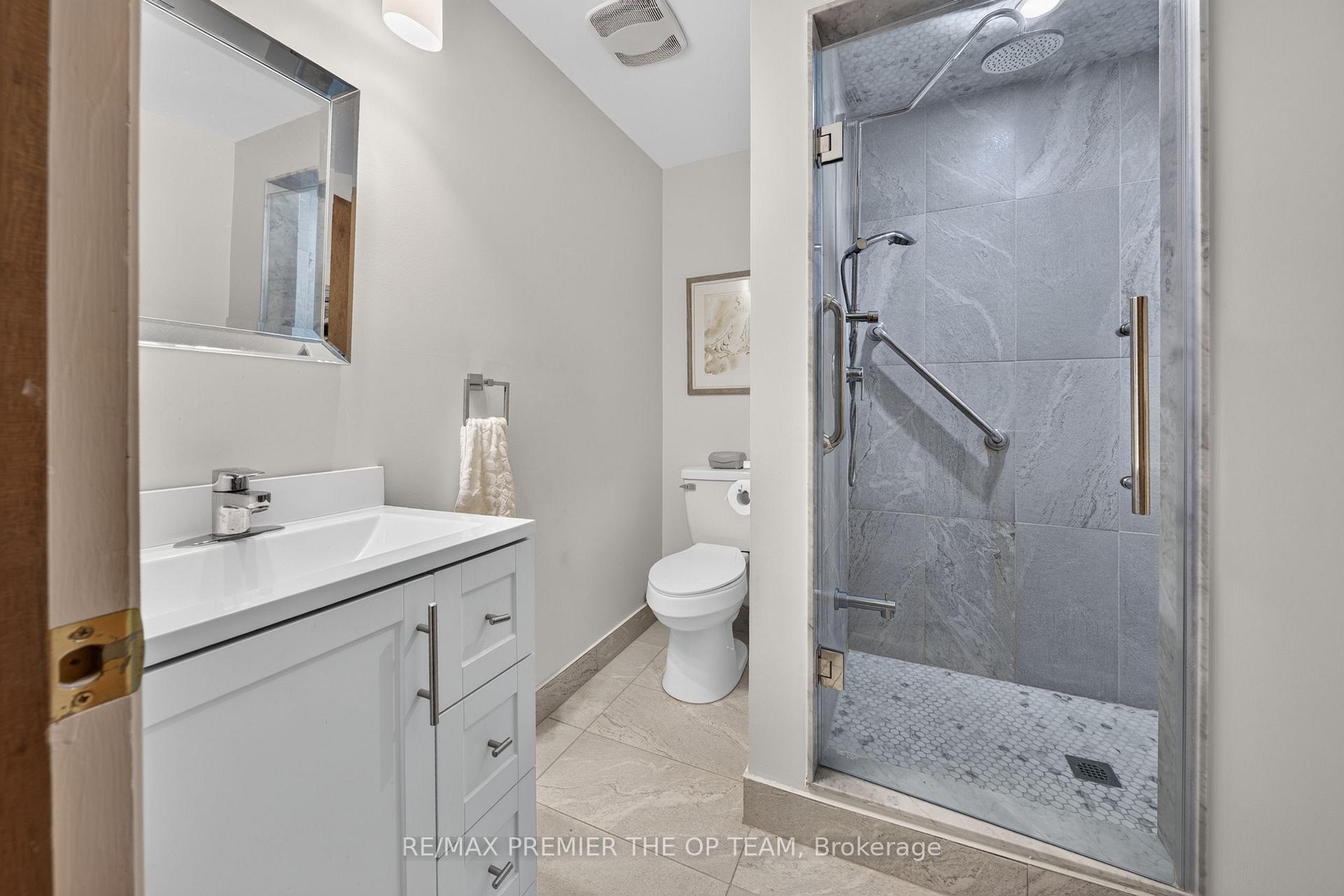 Photo 28 of 97 Firgrove Crescent, North York, Glenfield-Jane Heights — HOMEH