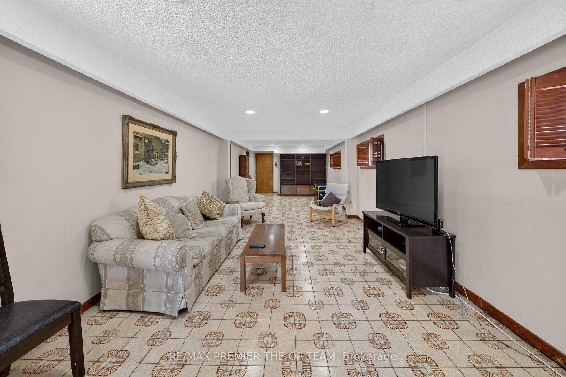 Photo 30 of 97 Firgrove Crescent, North York, Glenfield-Jane Heights — HOMEH