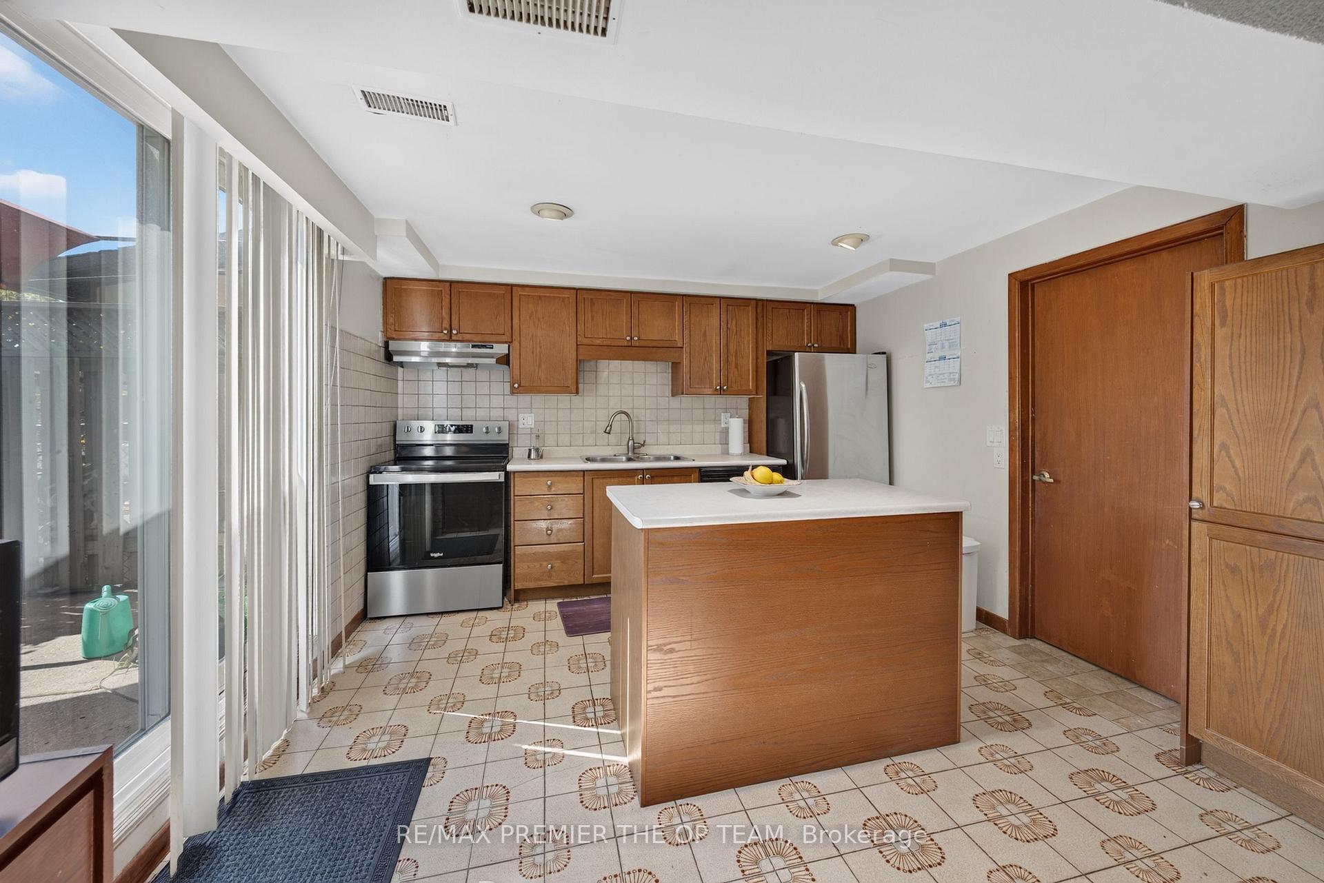 Photo 34 of 97 Firgrove Crescent, North York, Glenfield-Jane Heights — HOMEH