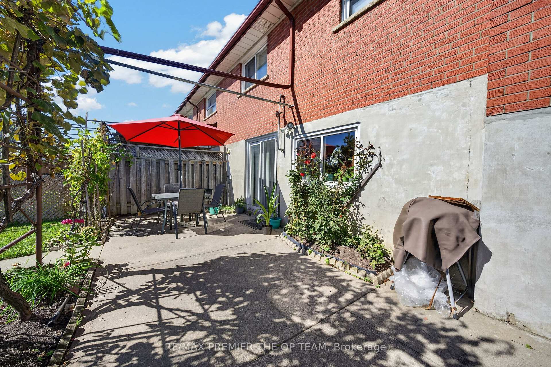 Photo 35 of 97 Firgrove Crescent, North York, Glenfield-Jane Heights — HOMEH
