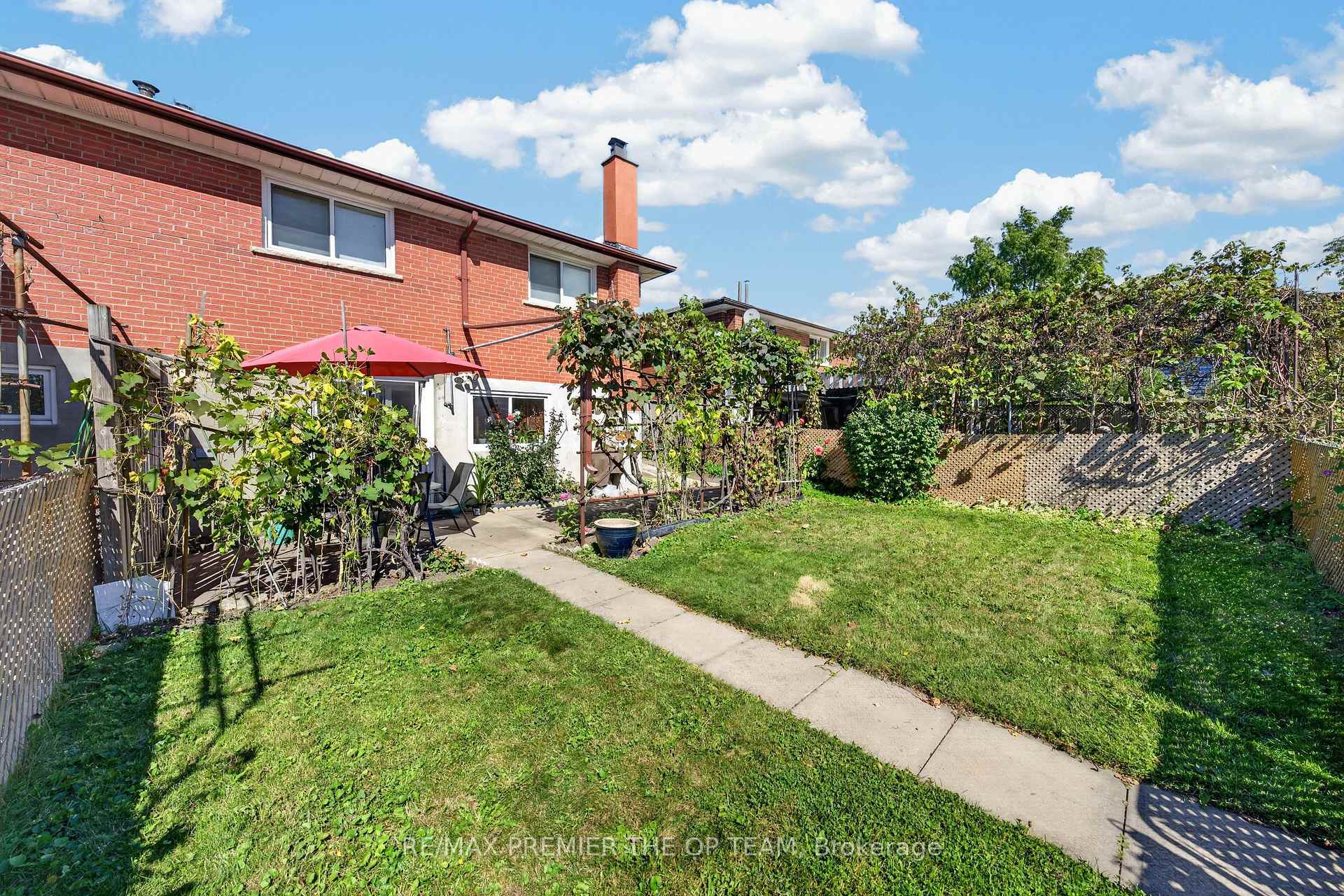 Photo 38 of 97 Firgrove Crescent, North York, Glenfield-Jane Heights — HOMEH