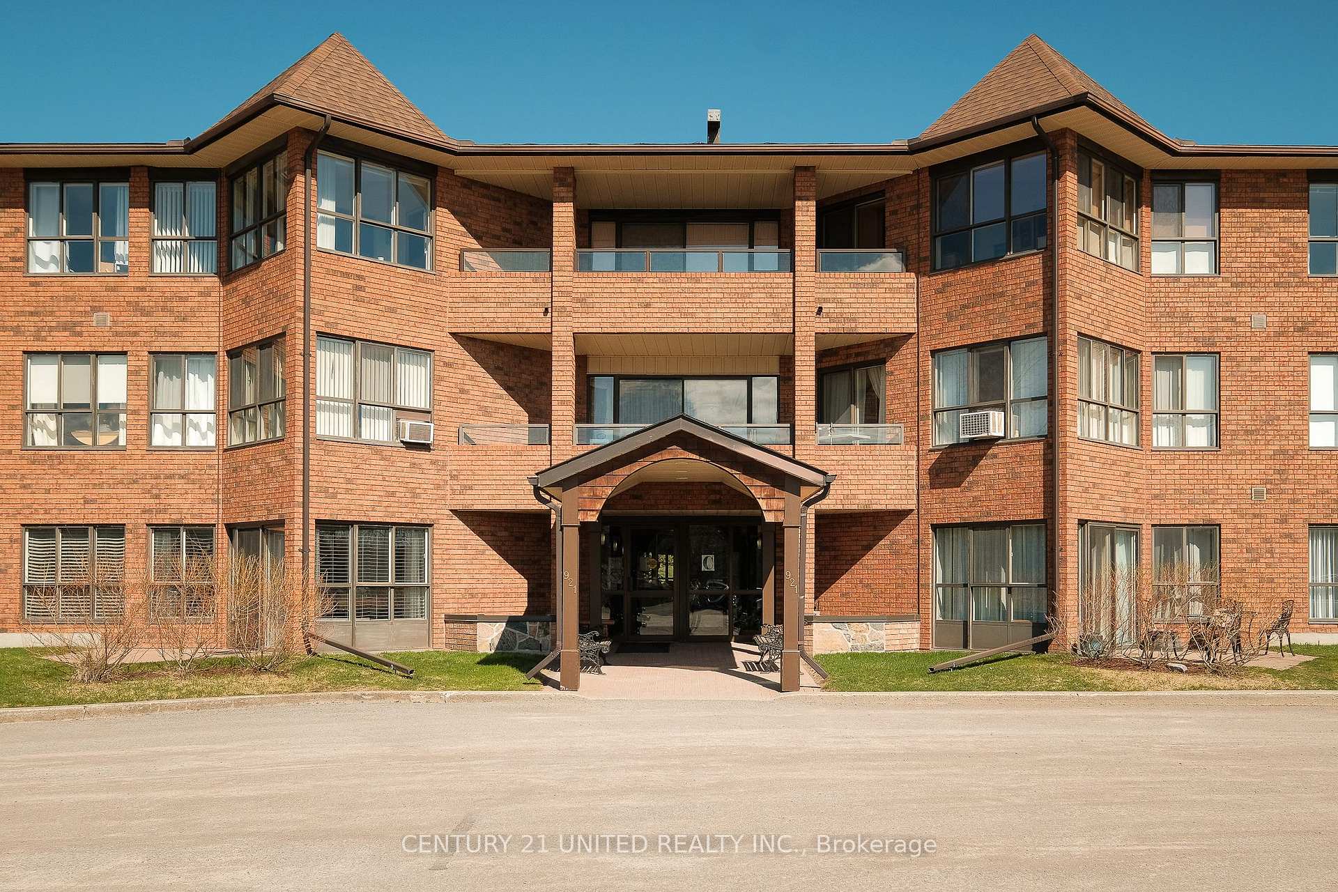 Photo of Unit 218, 921 Armour Road