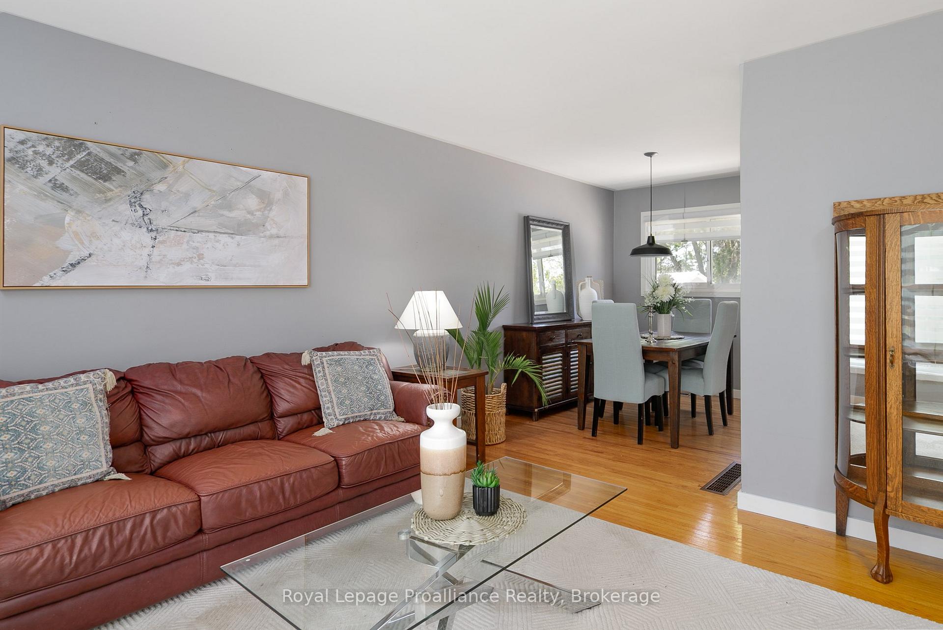 Photo 8 of 112 Prospect Hill, Quinte West, Trenton Ward — HOMEH