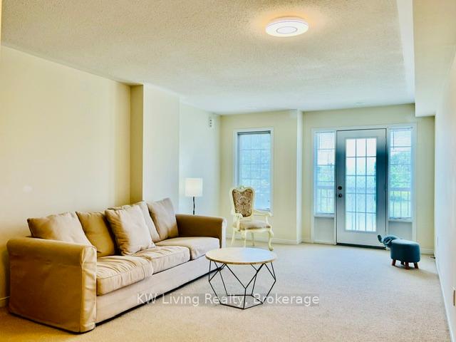 Photo 4 of 5247 Major Mackenzie Drive, Markham, Berczy — HOMEH