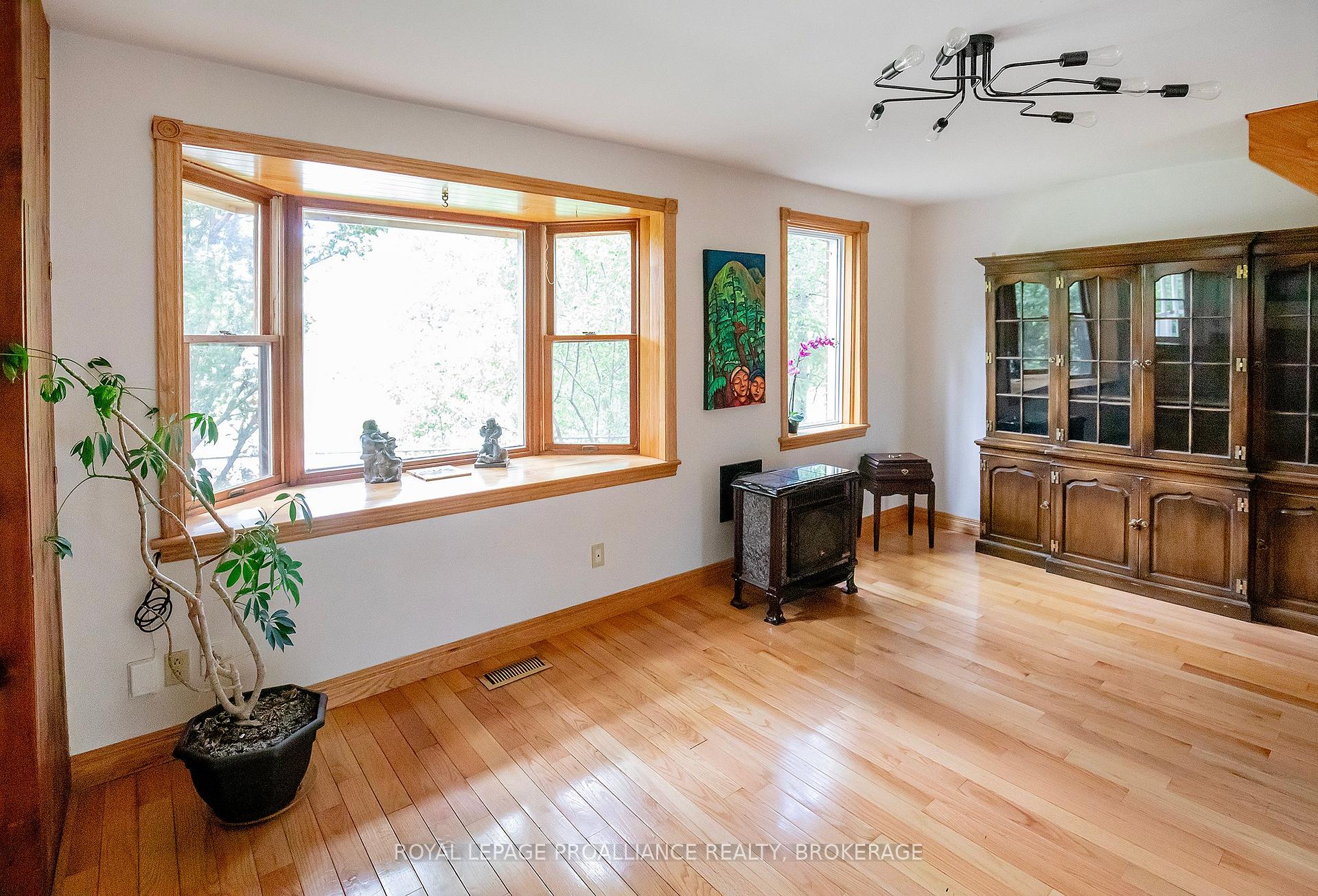 Photo 11 of 2345 Hughes Road, Kingston, City North of 401 — HOMEH