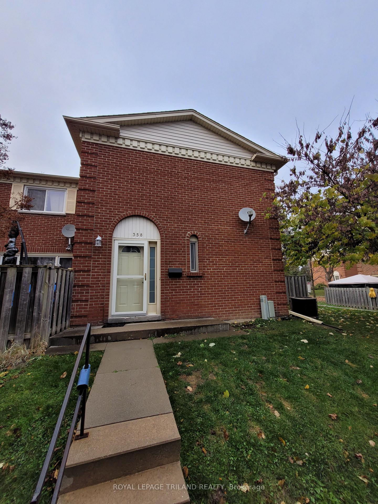 Front of Unit 7, 358 Homestead Court