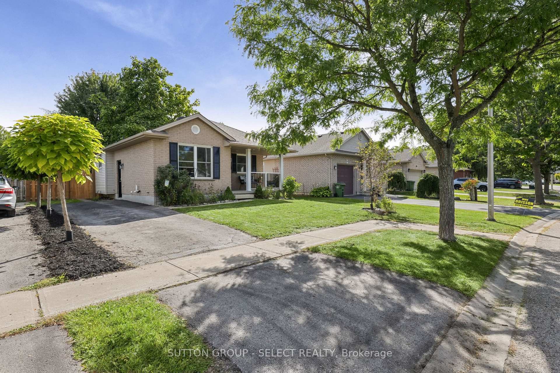 Photo 2 of 13 Goldenrod Court, St. Thomas — HOMEH