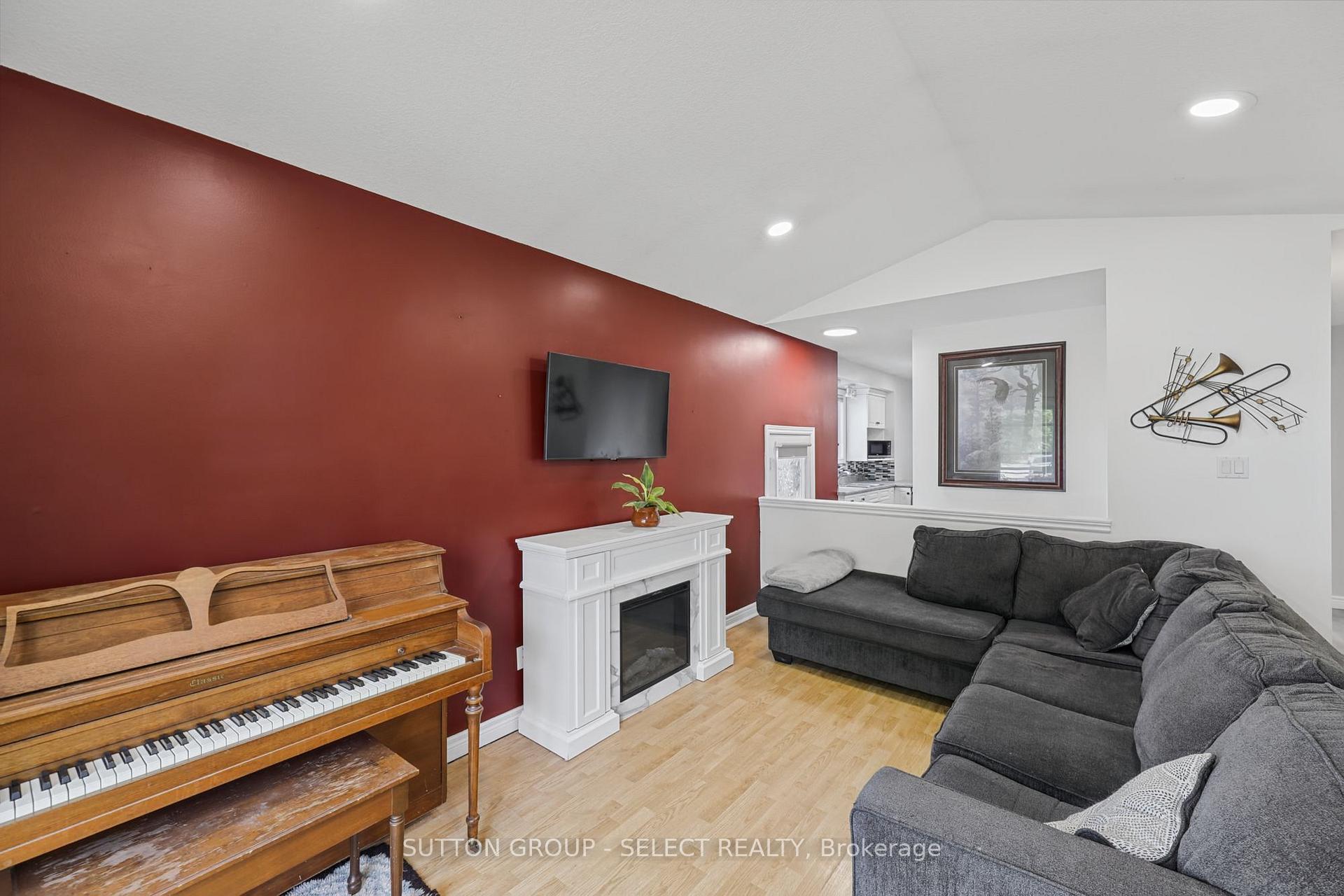 Photo 5 of 13 Goldenrod Court, St. Thomas — HOMEH