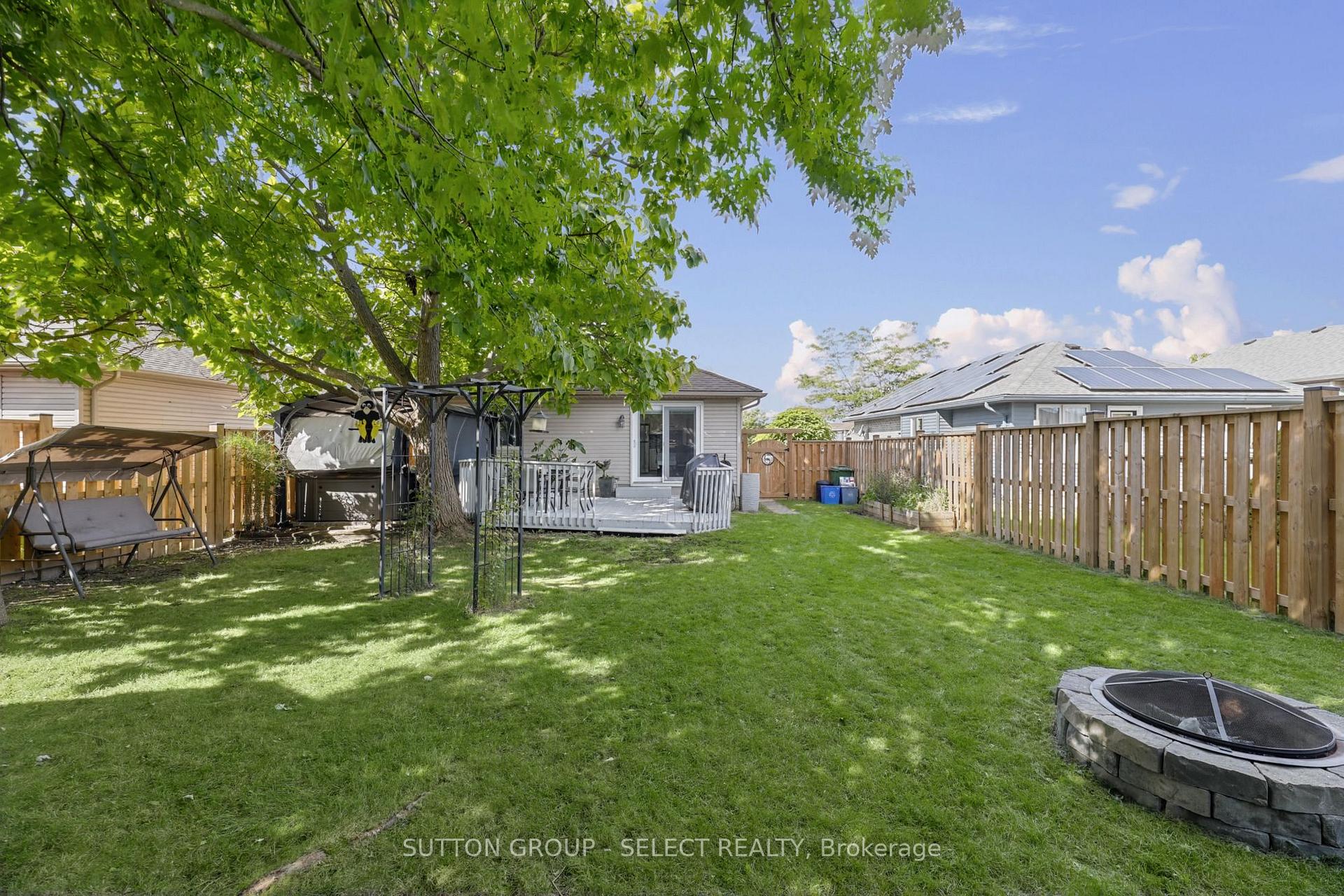 Photo 25 of 13 Goldenrod Court, St. Thomas — HOMEH