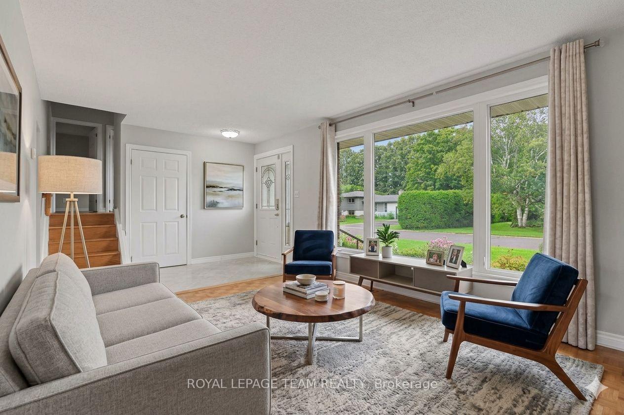 Photo 9 of 28 Gamble Drive, Ottawa, Richmond — HOMEH