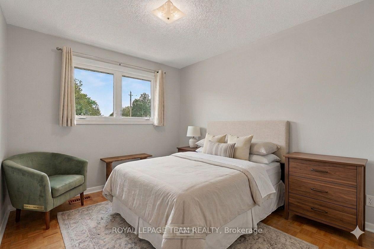 Photo 17 of 28 Gamble Drive, Ottawa, Richmond — HOMEH