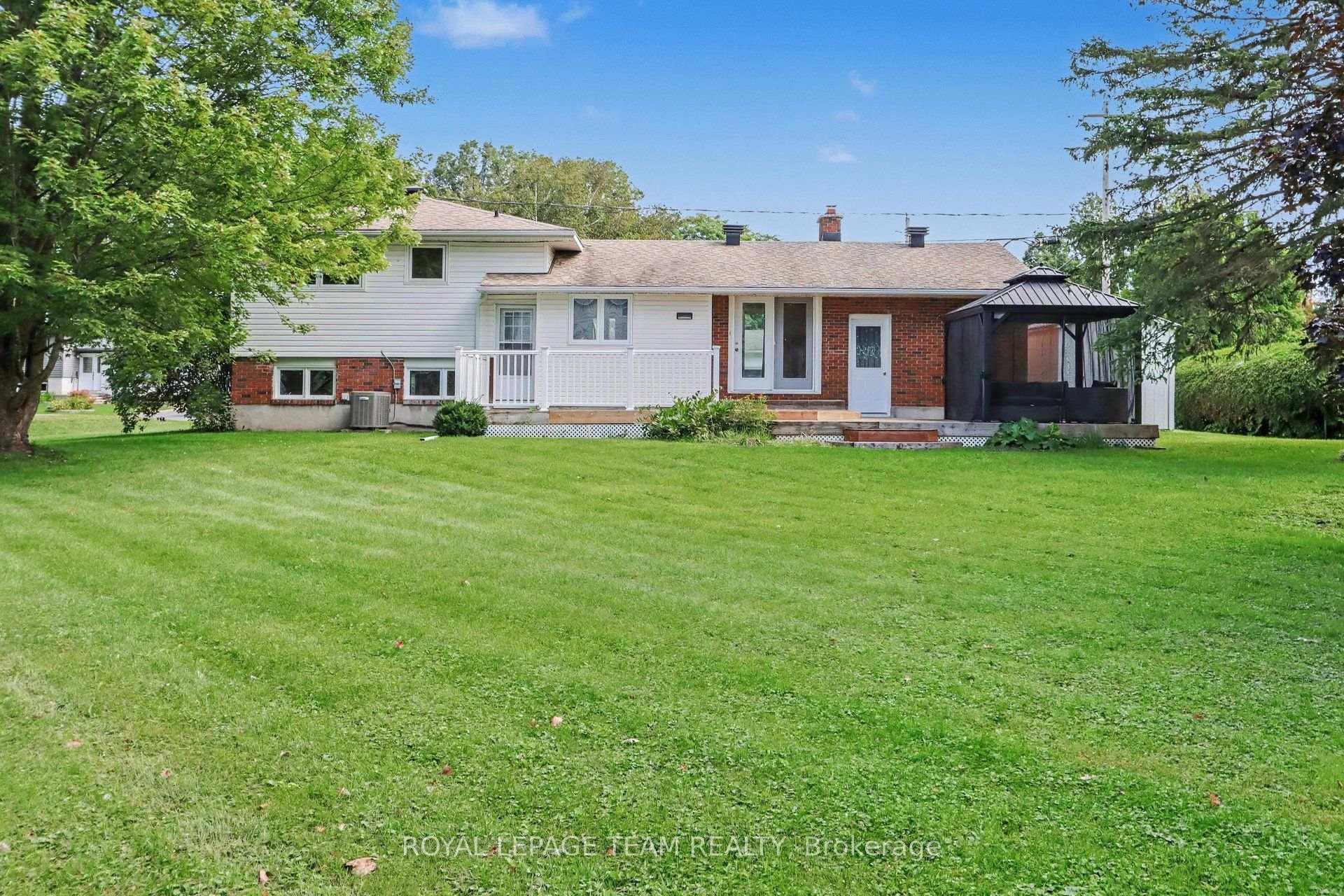 Photo 23 of 28 Gamble Drive, Ottawa, Richmond — HOMEH