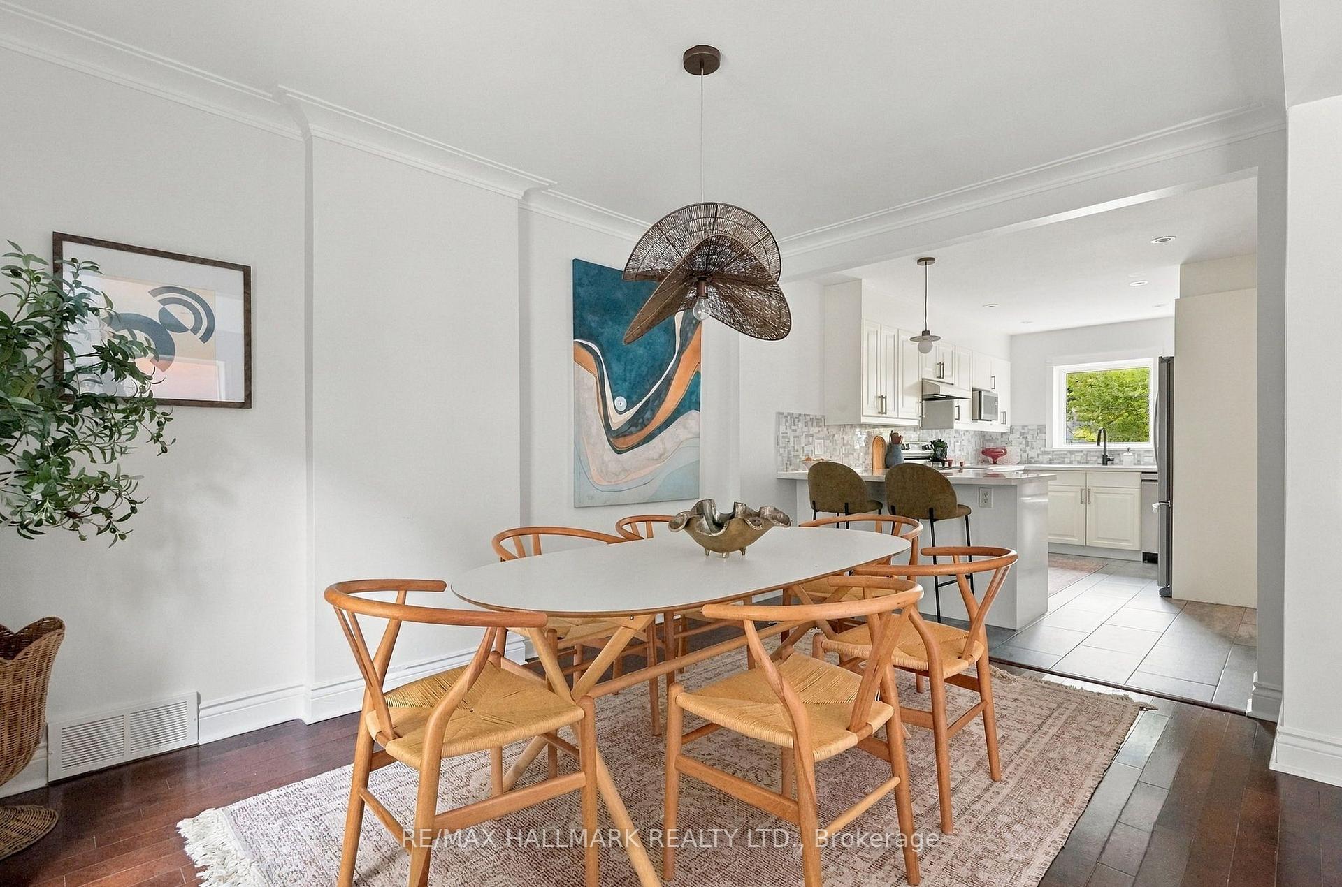 Photo 19 of 91 Glen Davis Crescent, Toronto, East End-Danforth — HOMEH