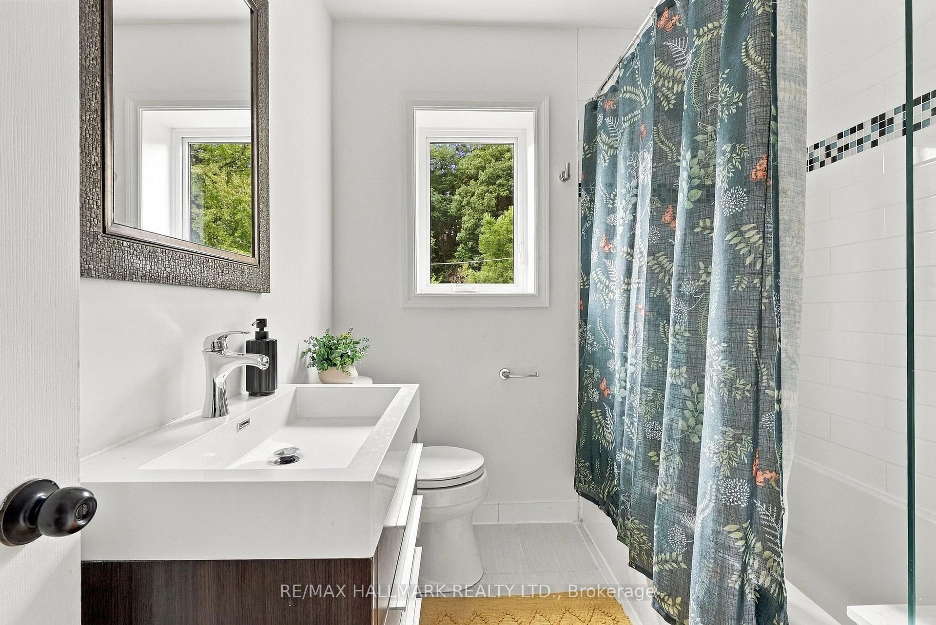 Photo 37 of 91 Glen Davis Crescent, Toronto, East End-Danforth — HOMEH