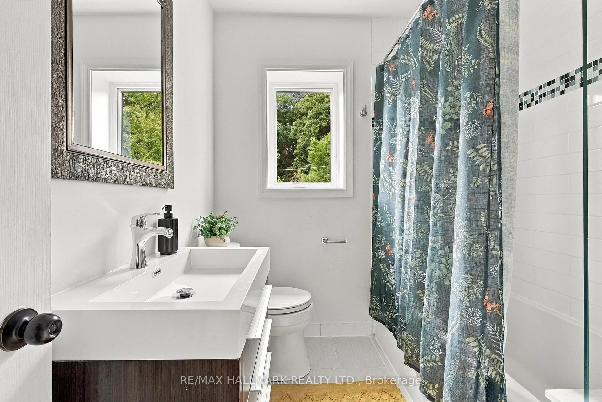 Photo 30 of 91 Glen Davis Crescent, Toronto, East End-Danforth — HOMEH