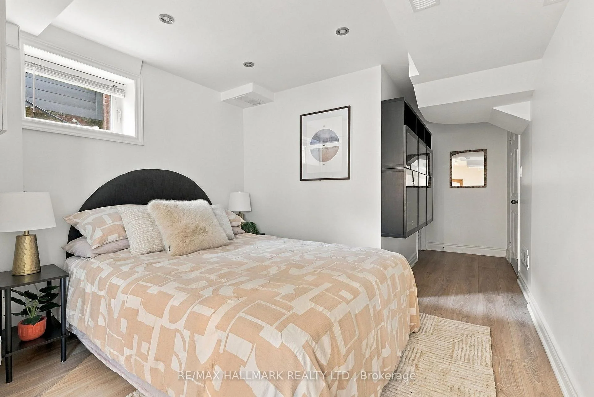 Photo 68 of 91 Glen Davis Crescent, Toronto, East End-Danforth — HOMEH