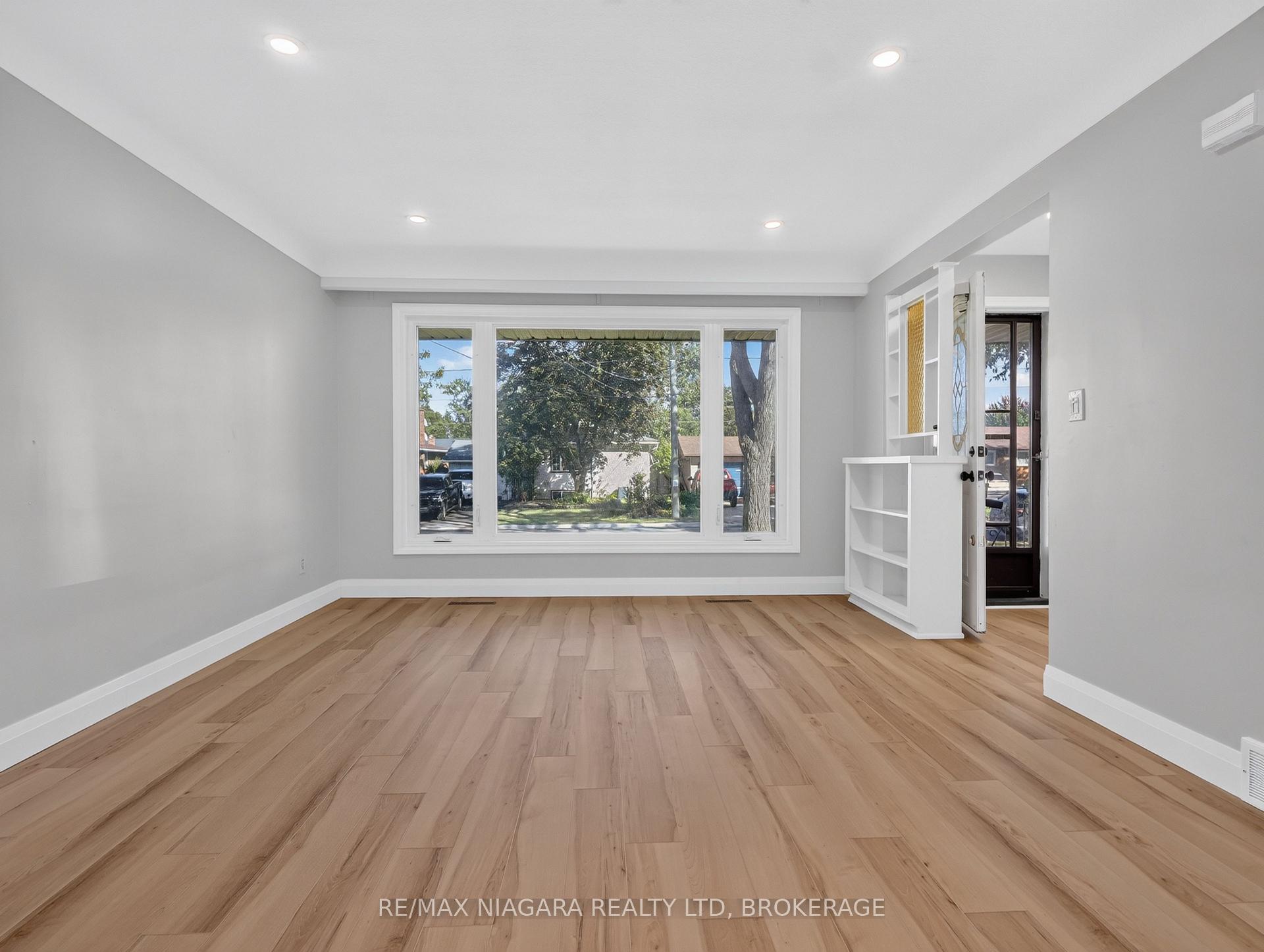 Photo 9 of 82 Regent Drive, St. Catharines, Vine/Linwell — HOMEH