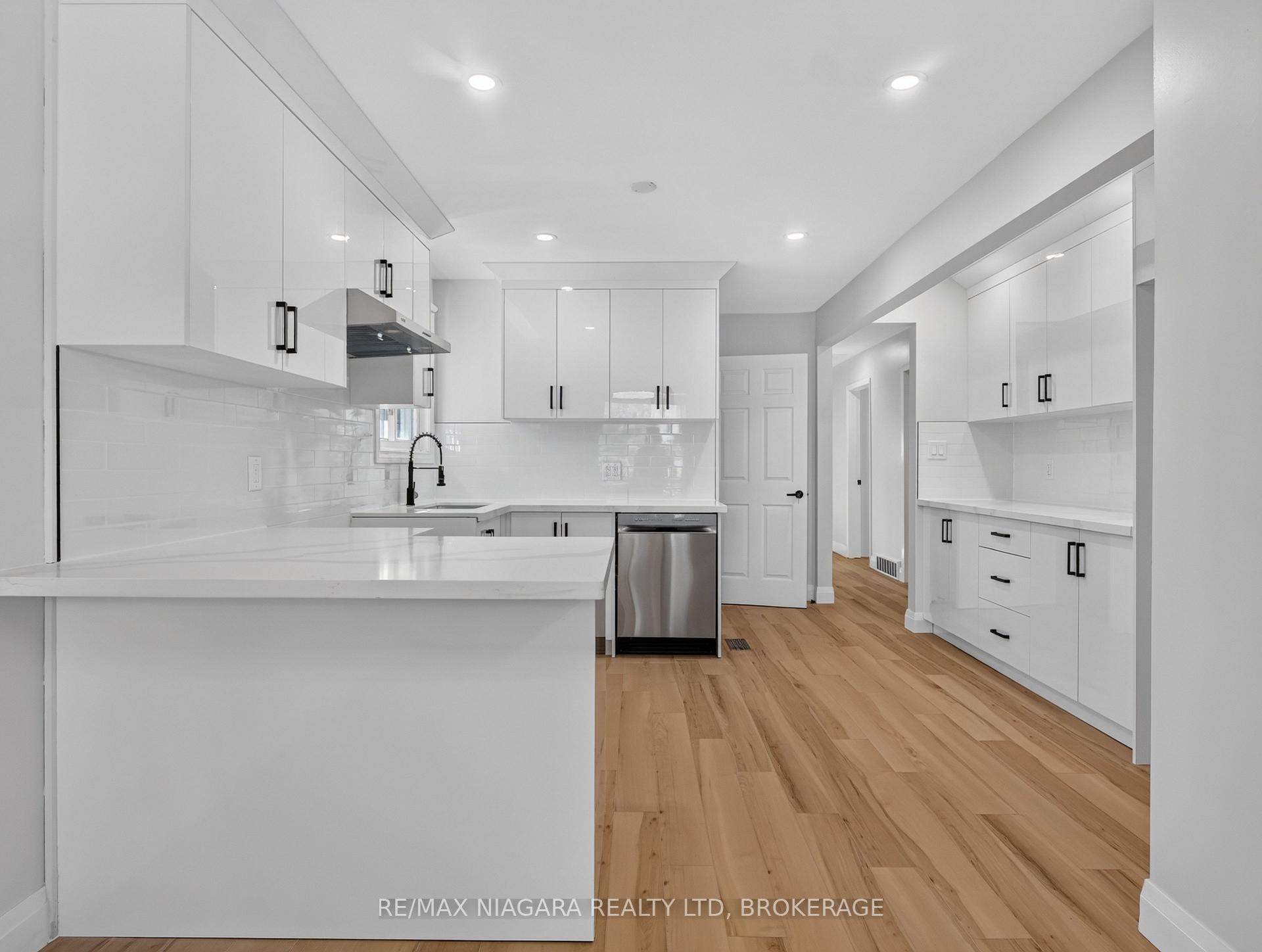 Photo 14 of 82 Regent Drive, St. Catharines, Vine/Linwell — HOMEH