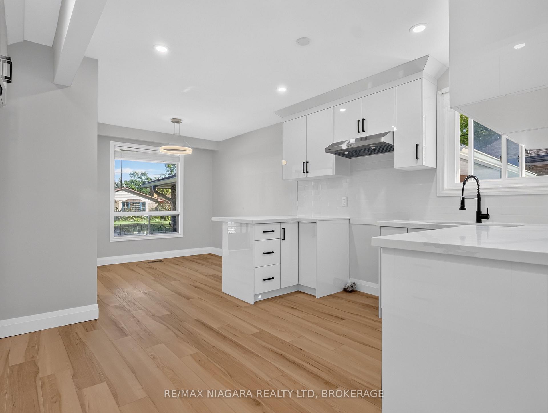 Photo 17 of 82 Regent Drive, St. Catharines, Vine/Linwell — HOMEH