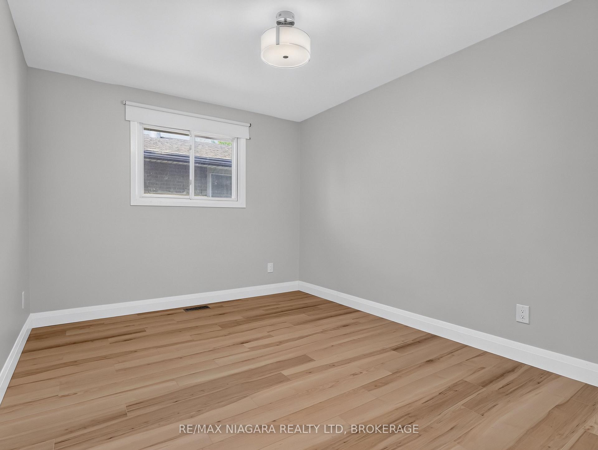 Photo 20 of 82 Regent Drive, St. Catharines, Vine/Linwell — HOMEH
