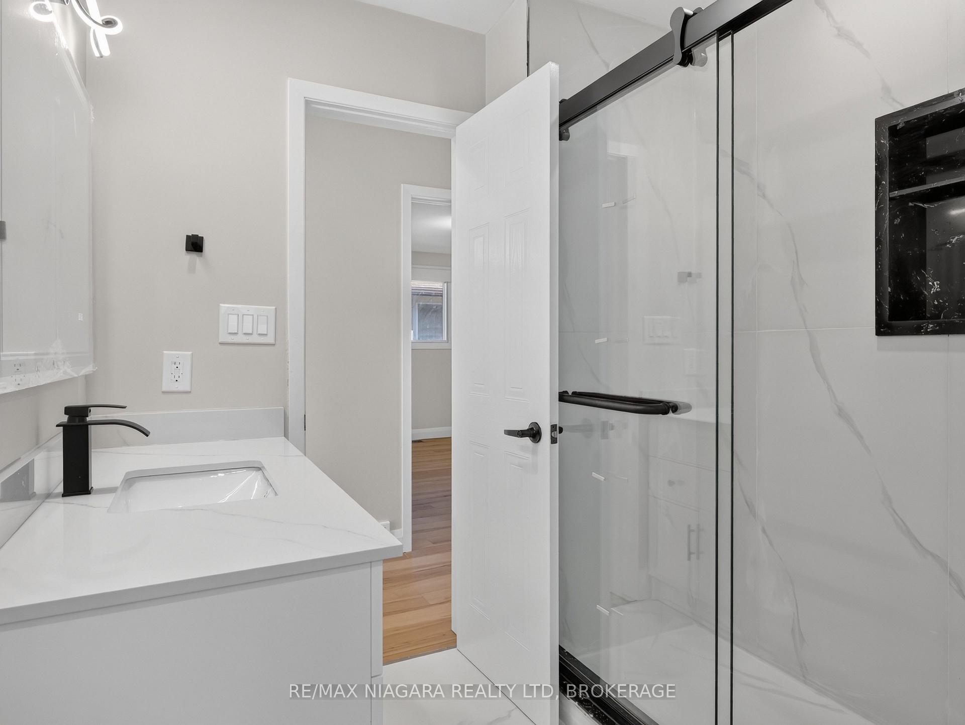 Photo 25 of 82 Regent Drive, St. Catharines, Vine/Linwell — HOMEH
