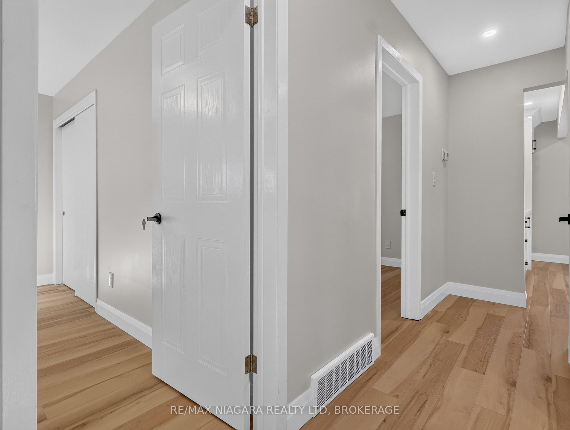 Photo 32 of 82 Regent Drive, St. Catharines, Vine/Linwell — HOMEH