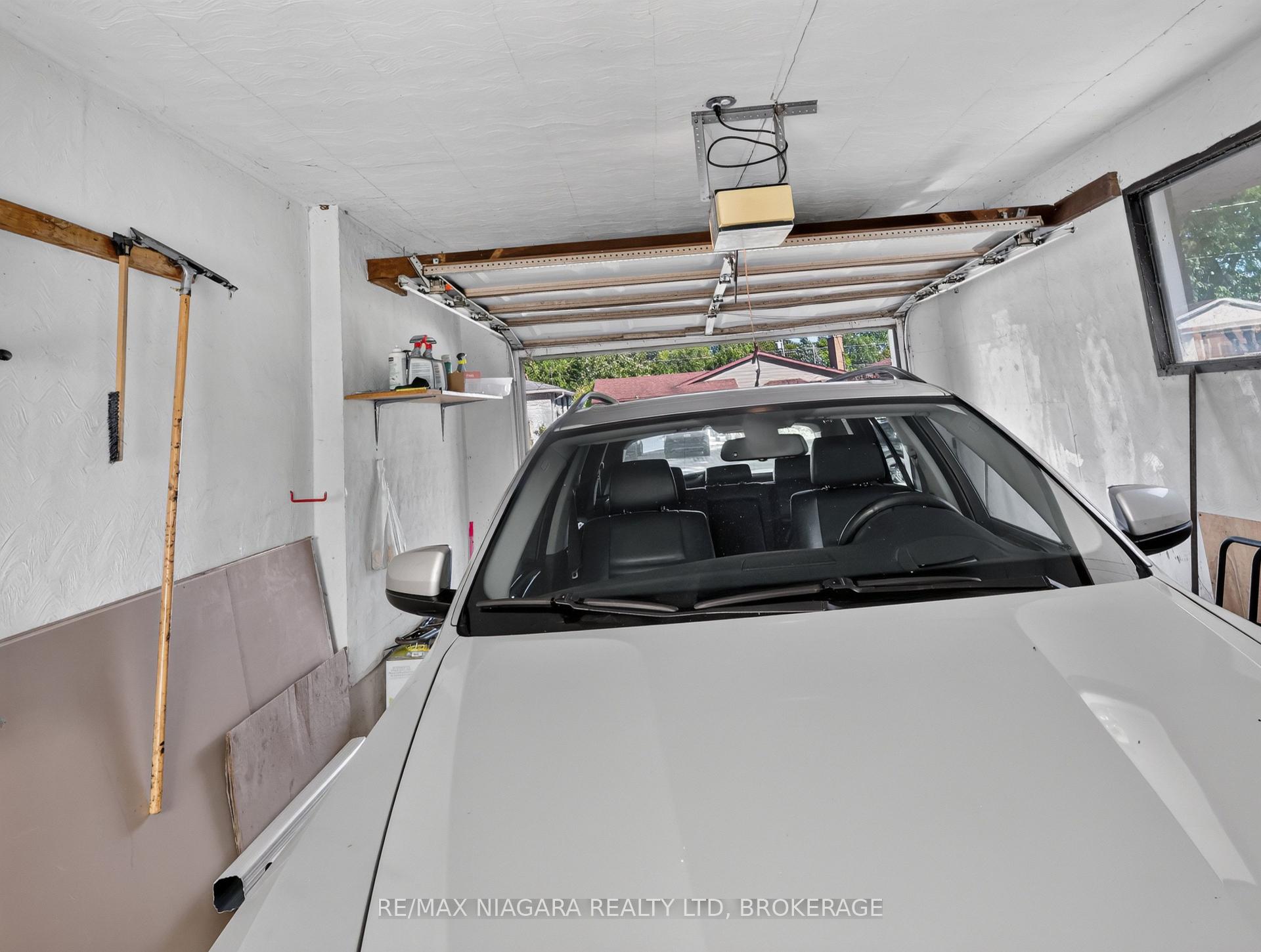 Photo 34 of 82 Regent Drive, St. Catharines, Vine/Linwell — HOMEH