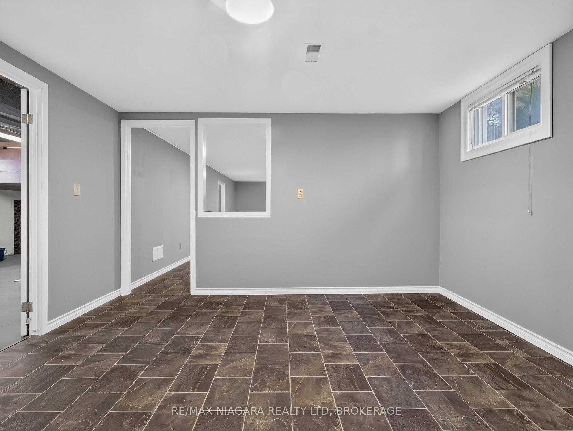 Photo 42 of 82 Regent Drive, St. Catharines, Vine/Linwell — HOMEH