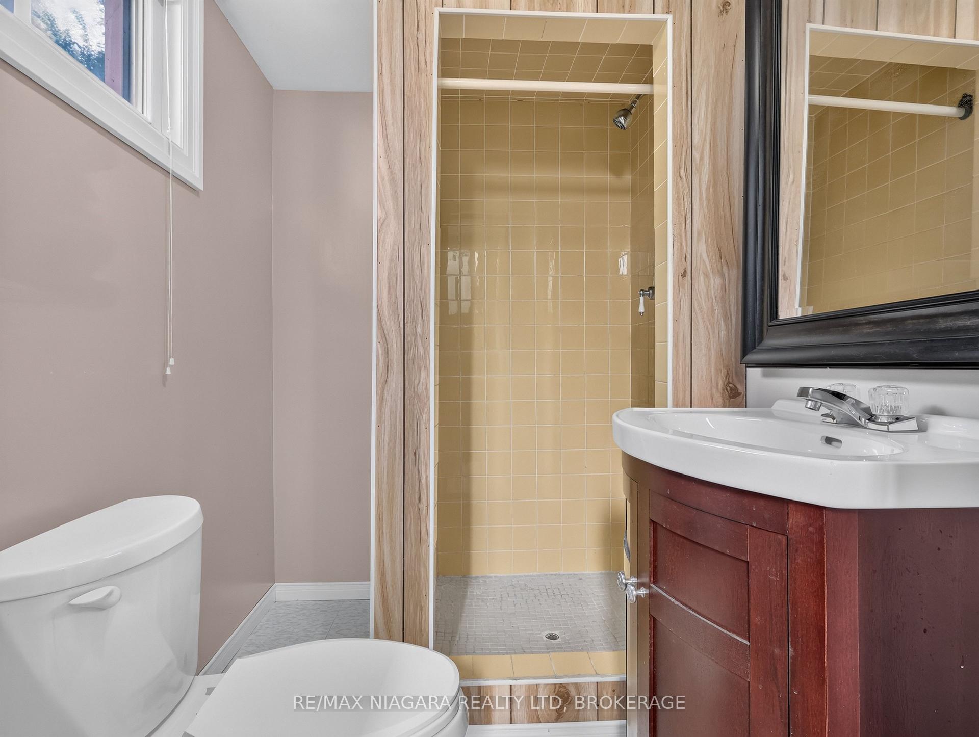 Photo 47 of 82 Regent Drive, St. Catharines, Vine/Linwell — HOMEH